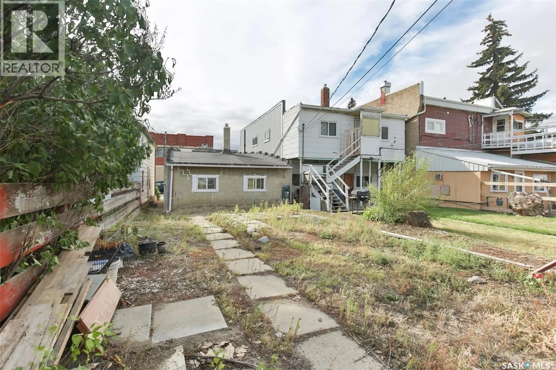 306 Fairford STREET W - Image 12