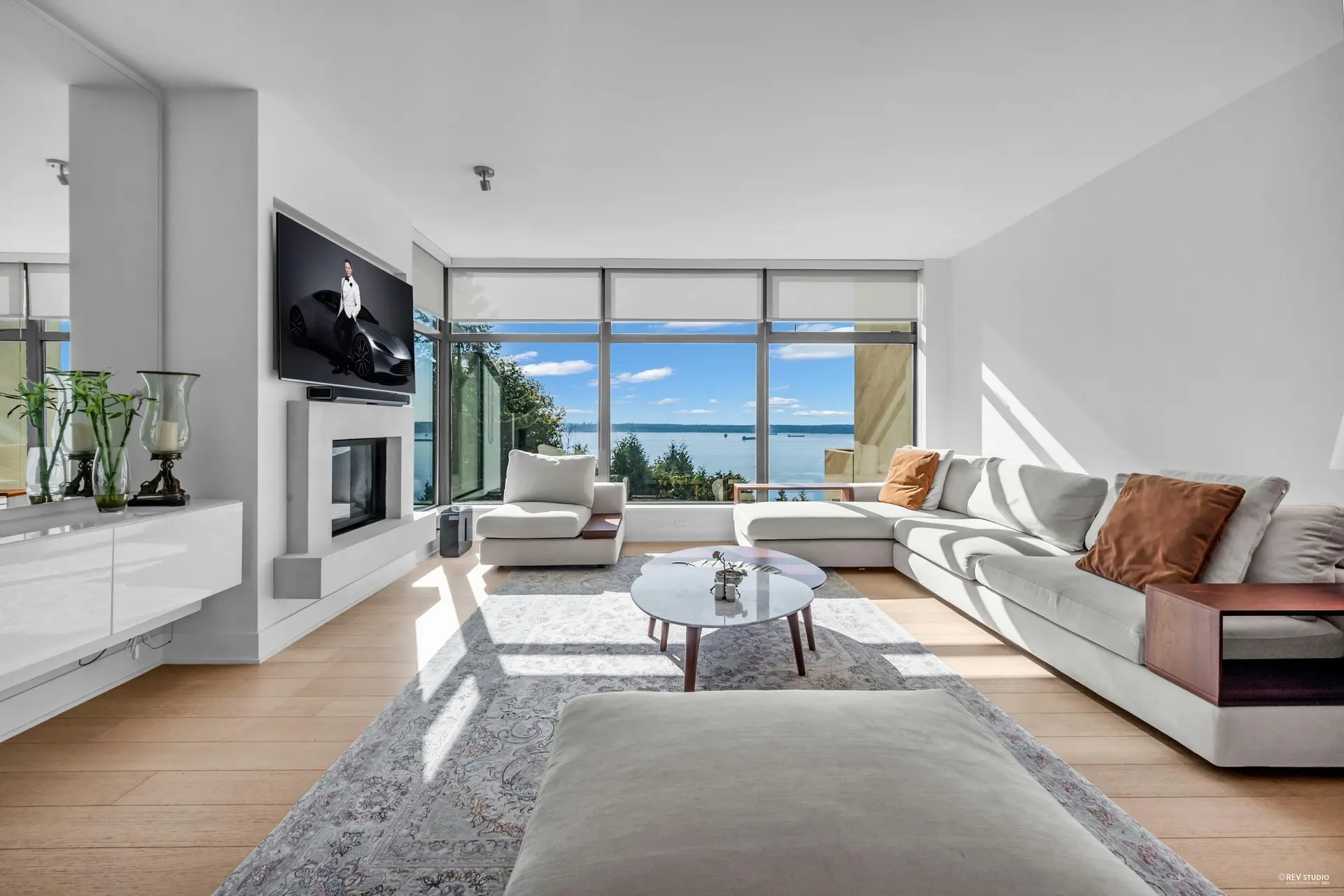 Property at #401 3315 Cypress Place, West Vancouver, BC