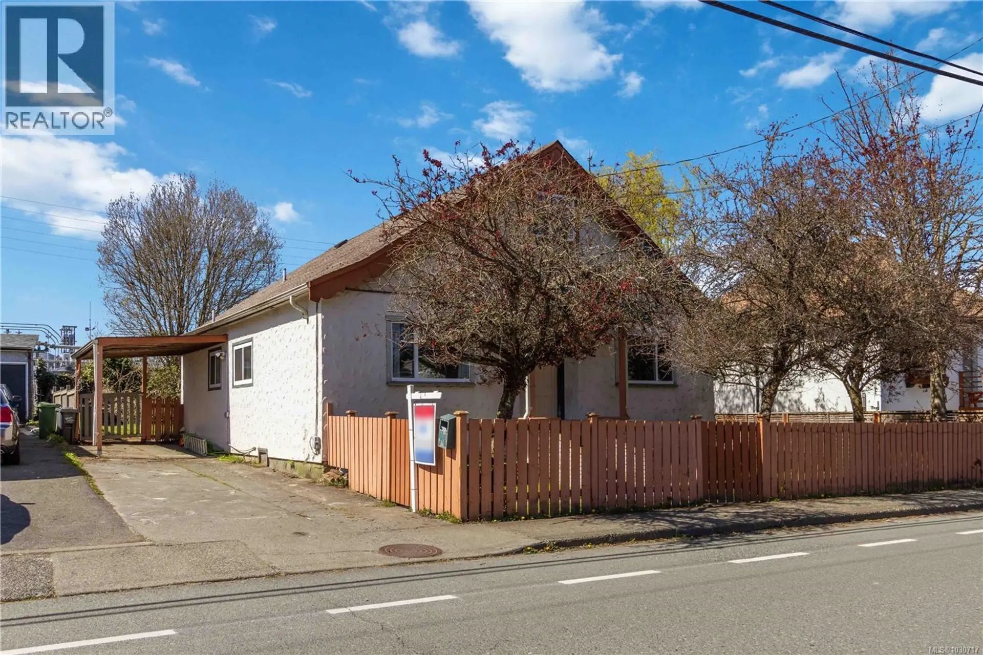 Property at 938 Hereward Rd, Victoria, BC