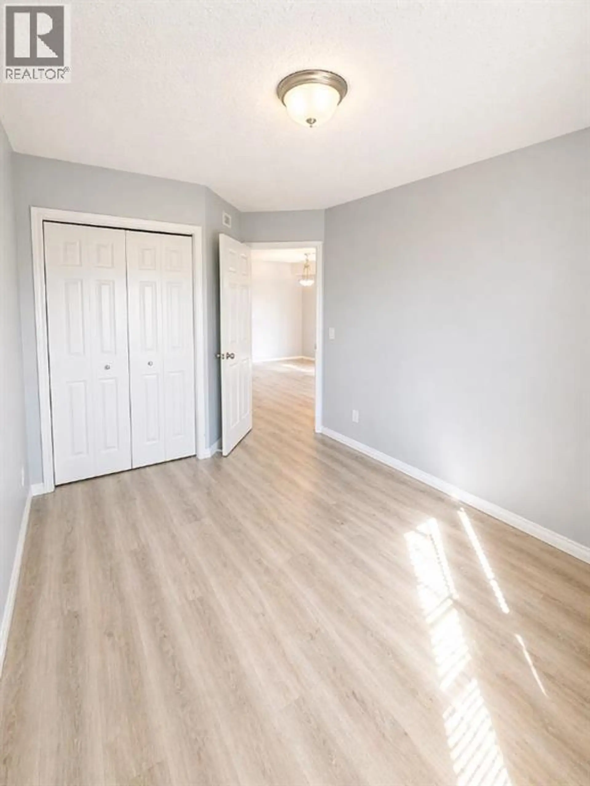 #323 103 STRATHAVEN Drive E - Image 14
