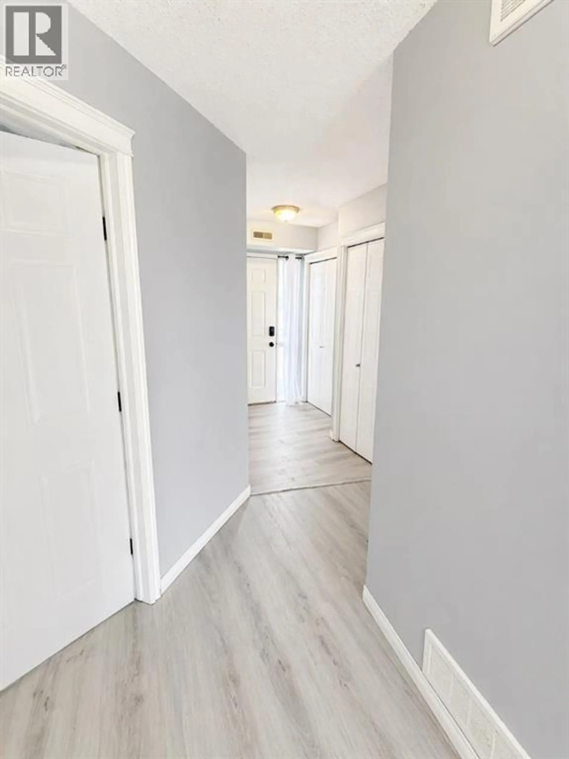 #323 103 STRATHAVEN Drive E - Image 6