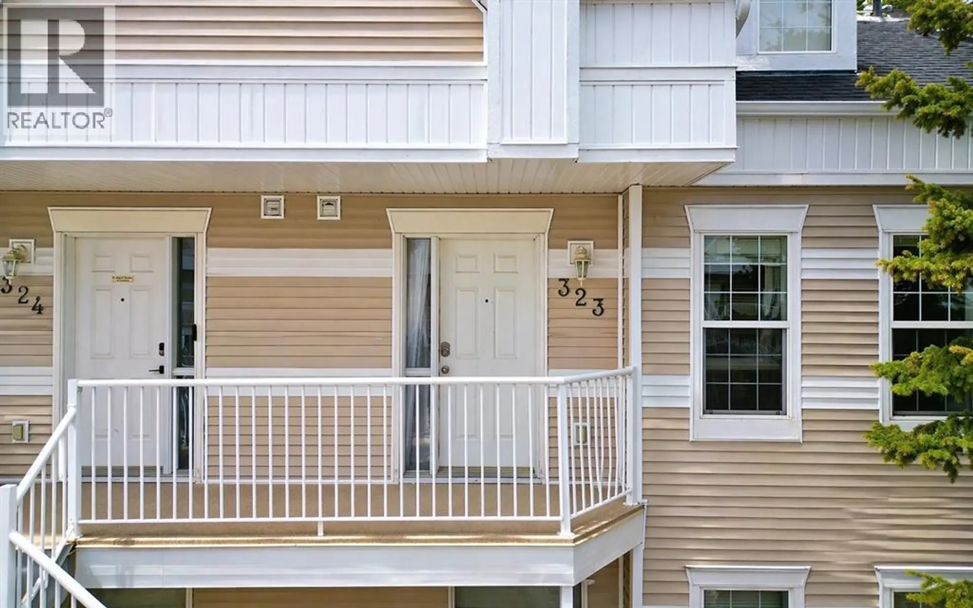 #323 103 STRATHAVEN Drive E - Image 2