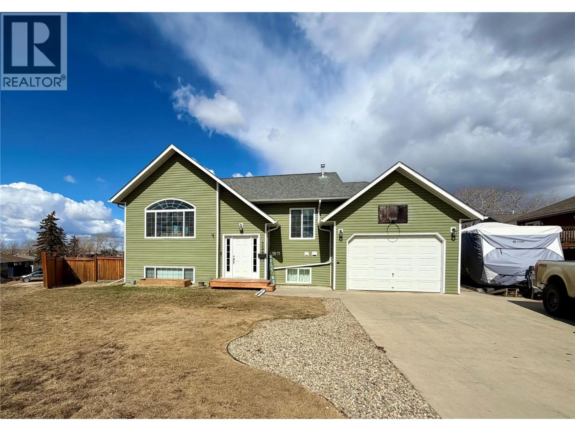 Property at 1904 91 Avenue, Dawson Creek, BC