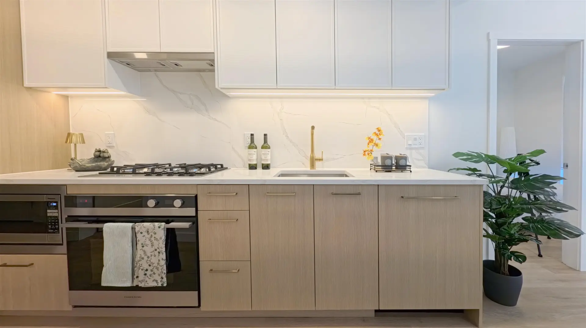 #209 375 Clayton Street - Image 4