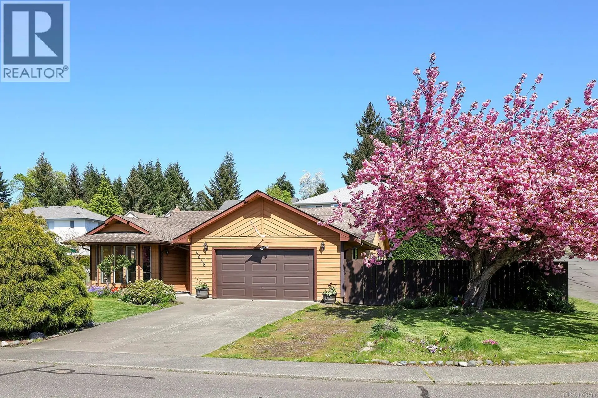 Property at 4648 Valecourt Cres, Courtenay, BC