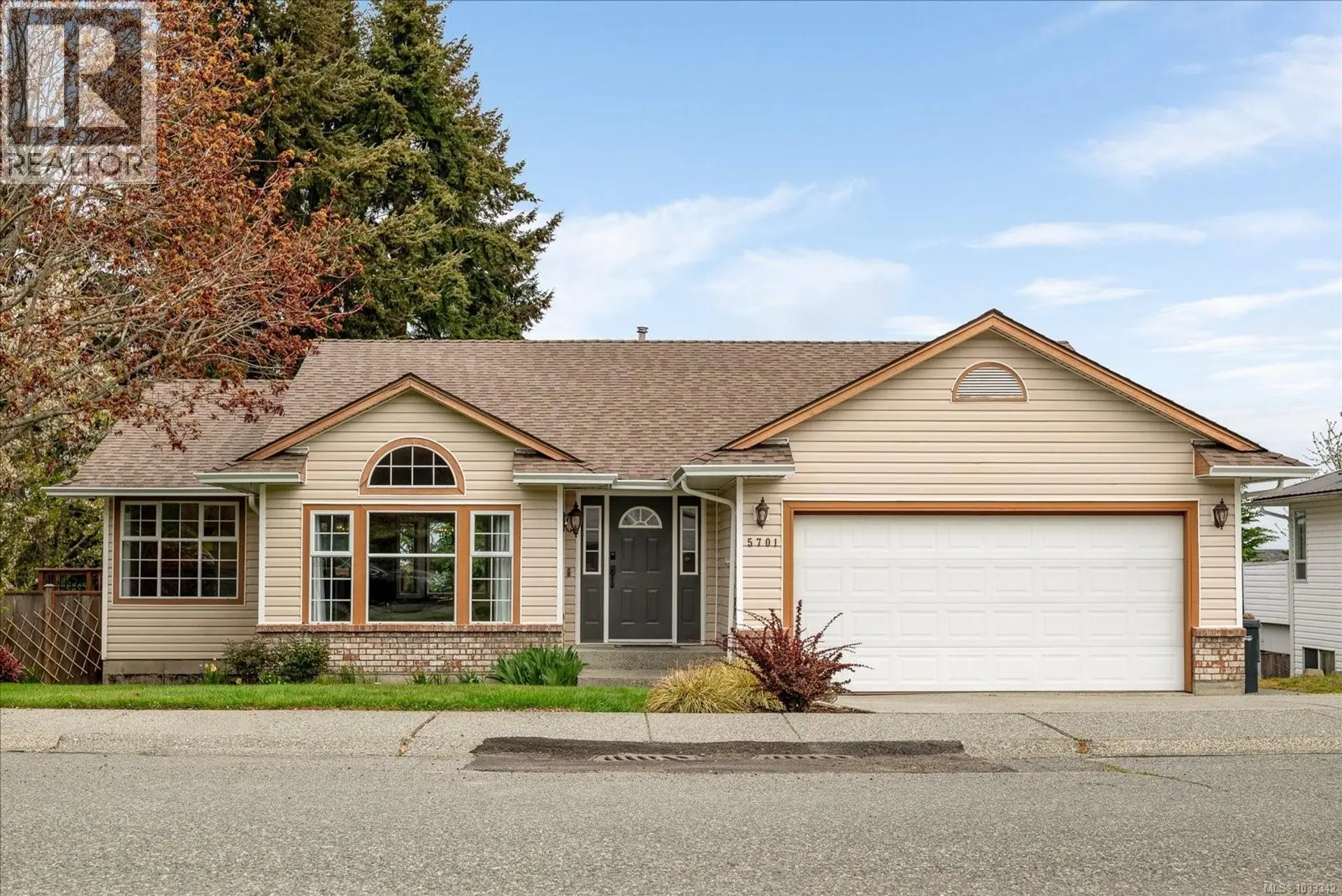 Property at 5701 Malibu Terr, Nanaimo, BC