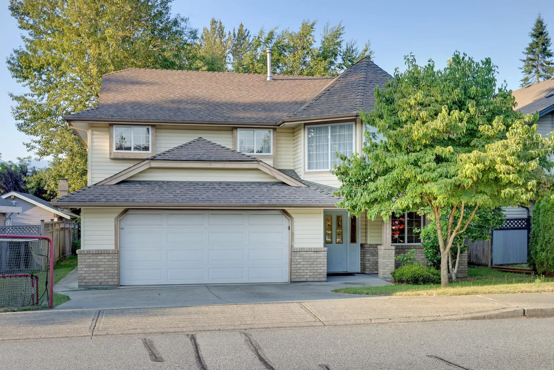 Property at 20509 123 Avenue, Maple Ridge, BC