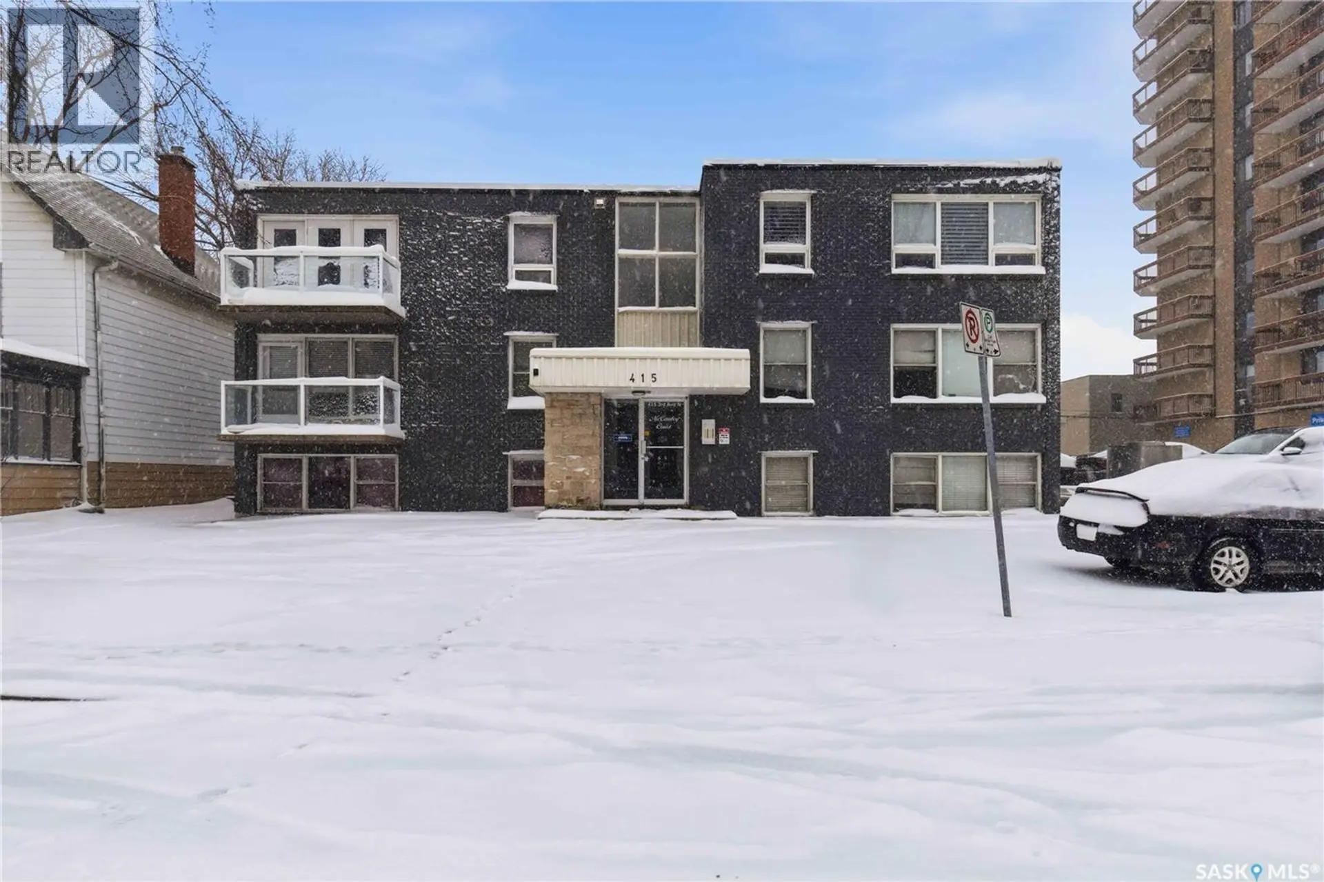#301 415 3rd AVENUE N - Image 1