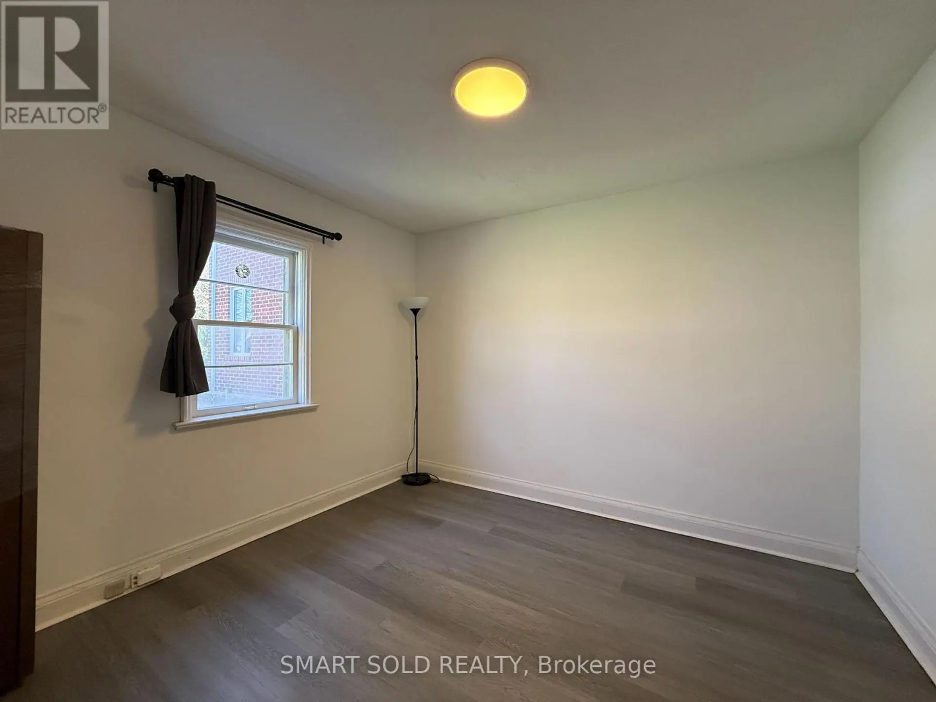 204 CAMERON AVENUE - Image 8