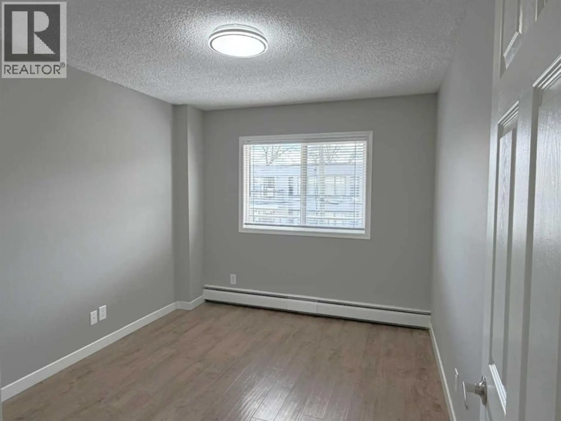 #302 635 56 Avenue SW - Image 8