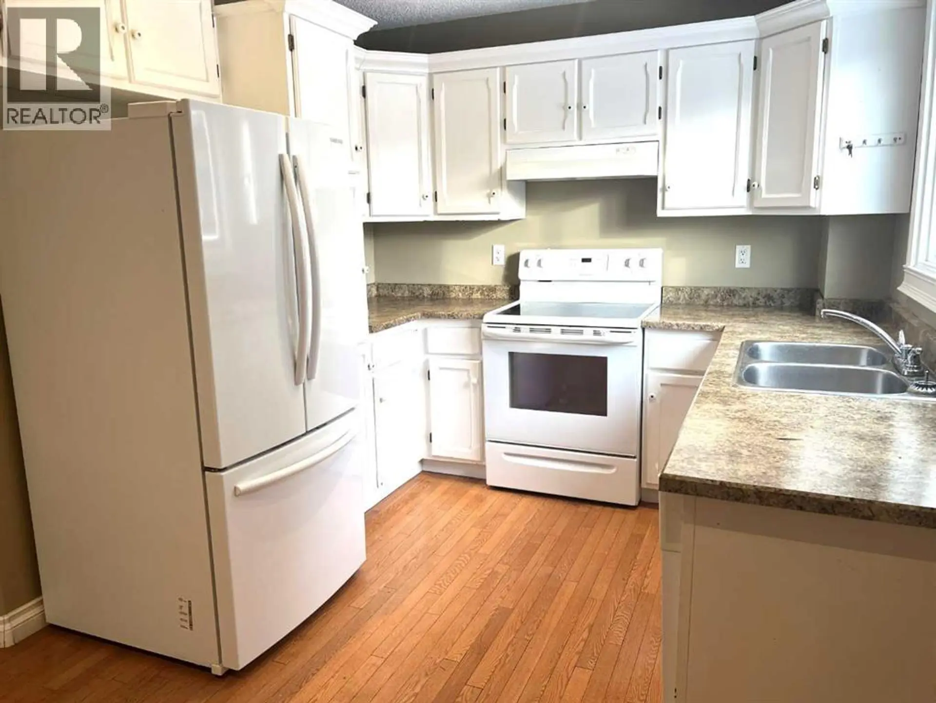 893 Timberline - Image 2