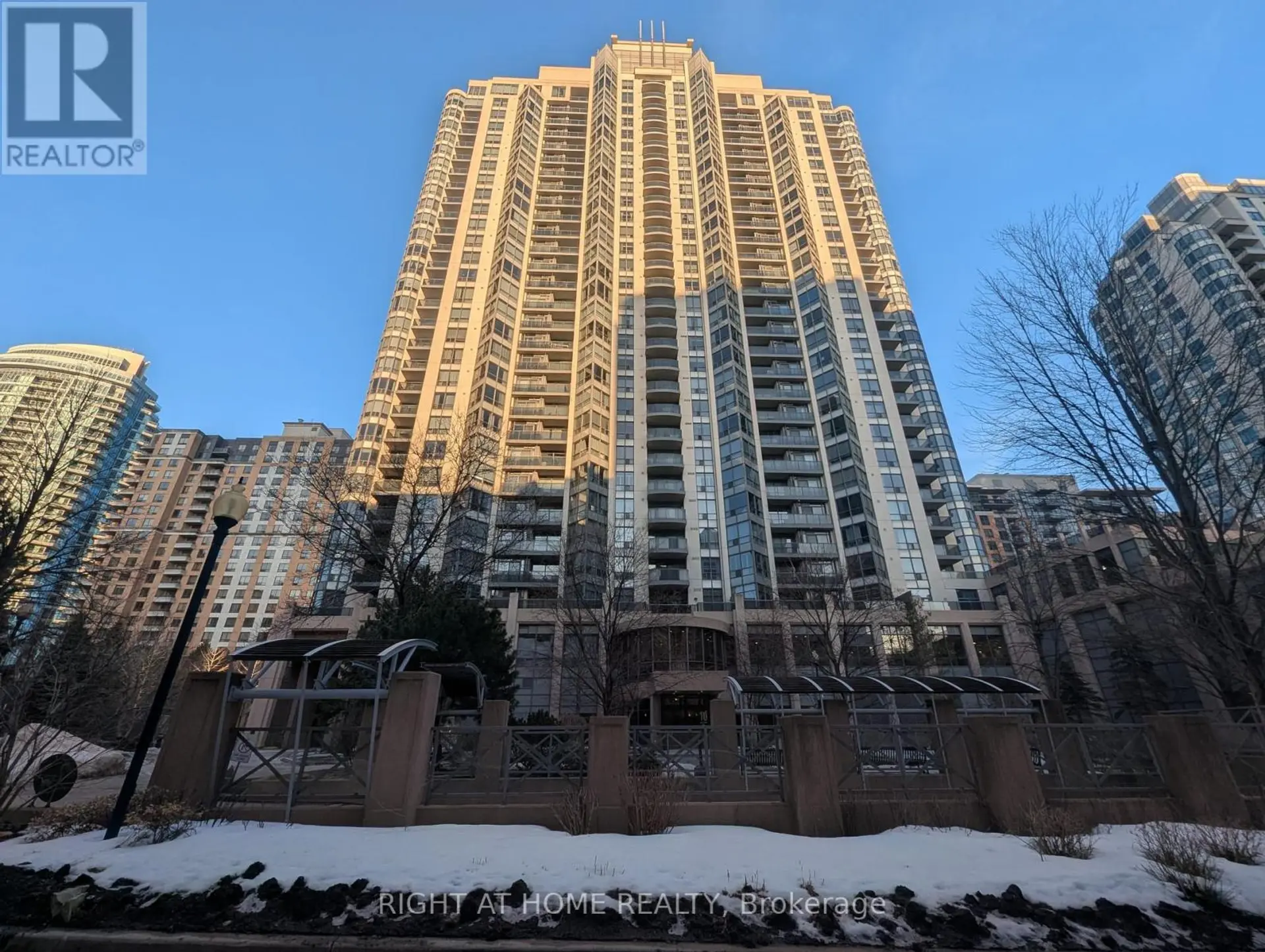 #1103 10 NORTHTOWN WAY - Image 1