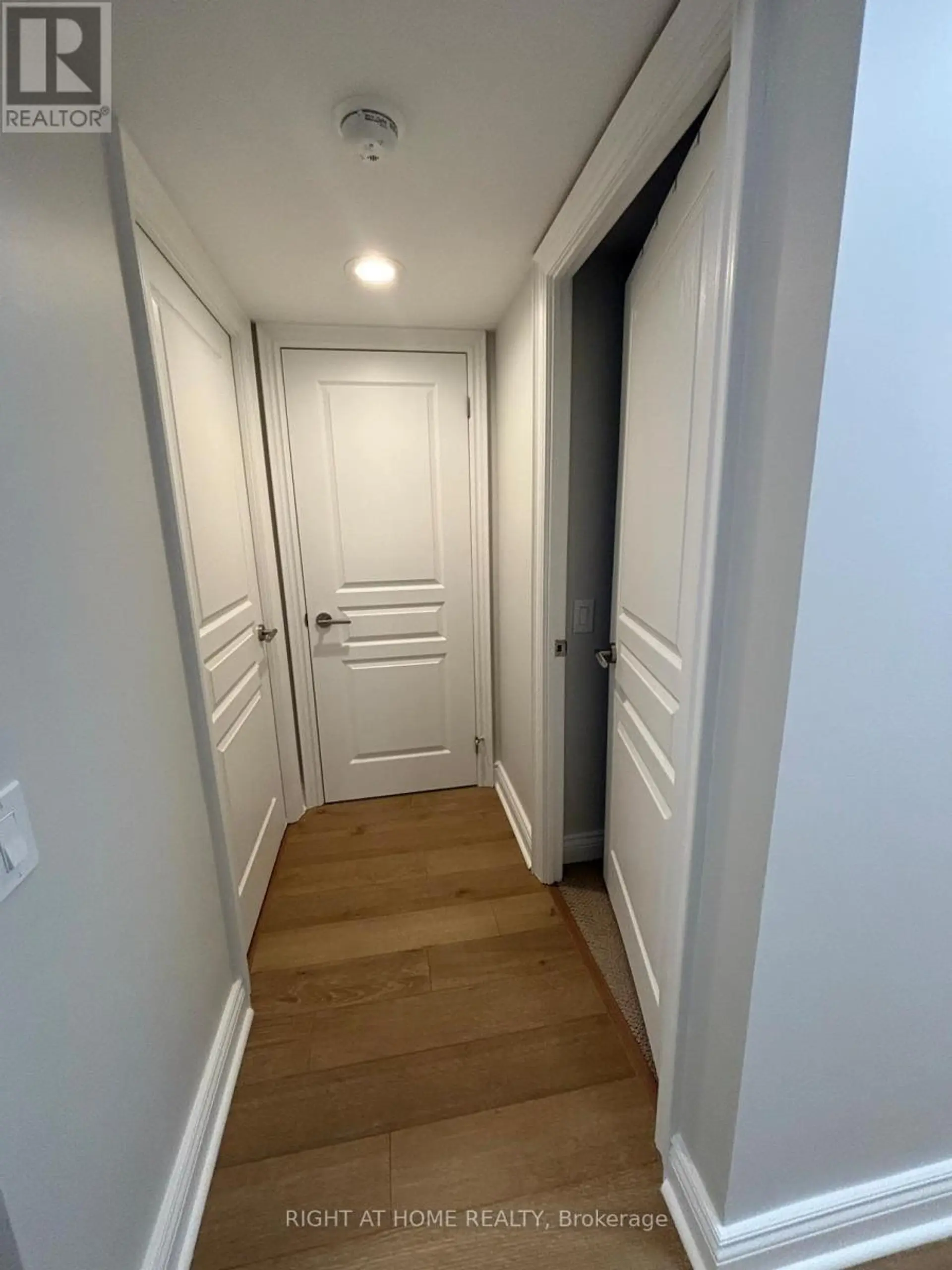 #1103 10 NORTHTOWN WAY - Image 12