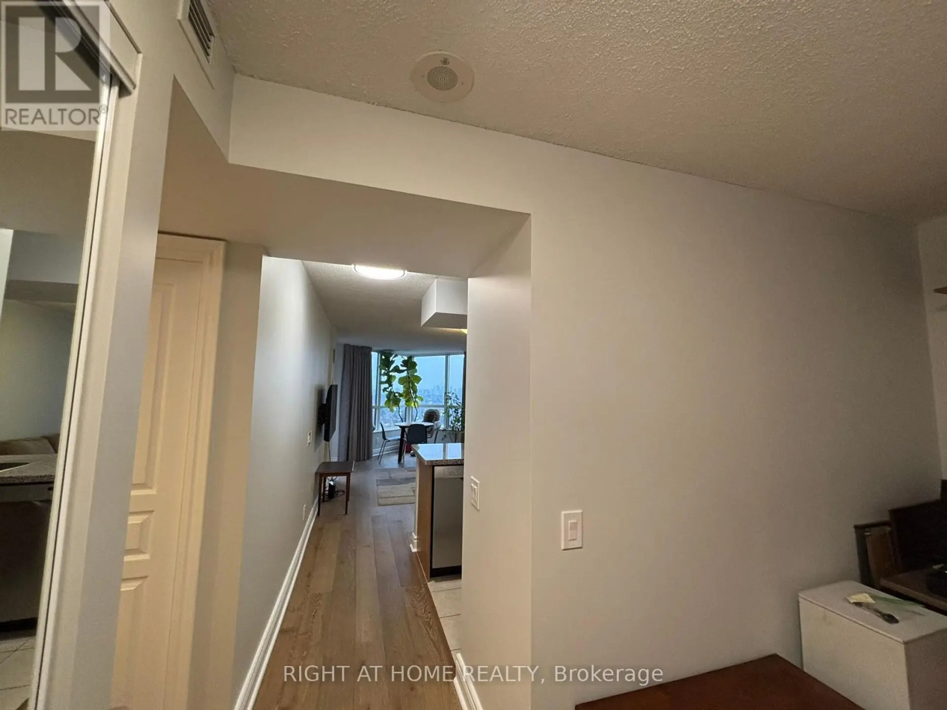 #1103 10 NORTHTOWN WAY - Image 5