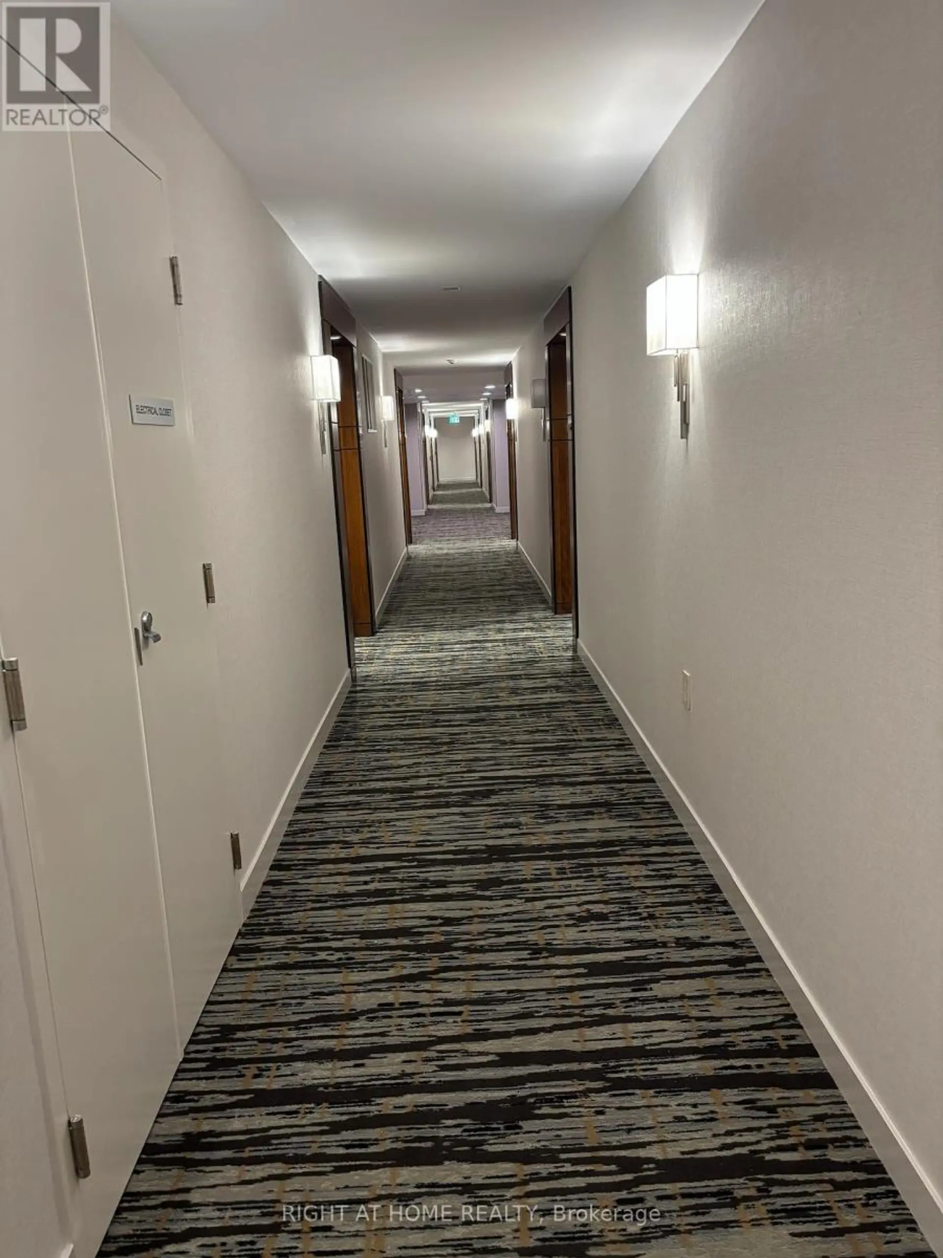 #1103 10 NORTHTOWN WAY - Image 4