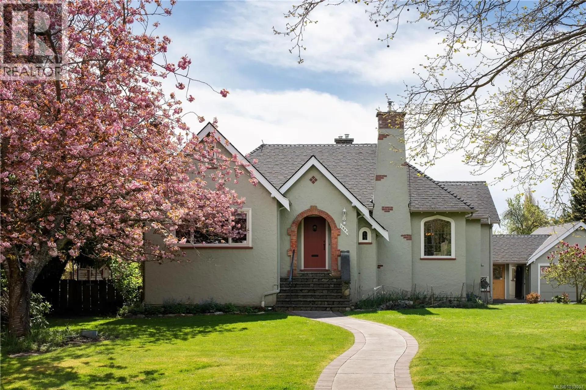 Property at 1541 Despard Ave, Victoria, BC