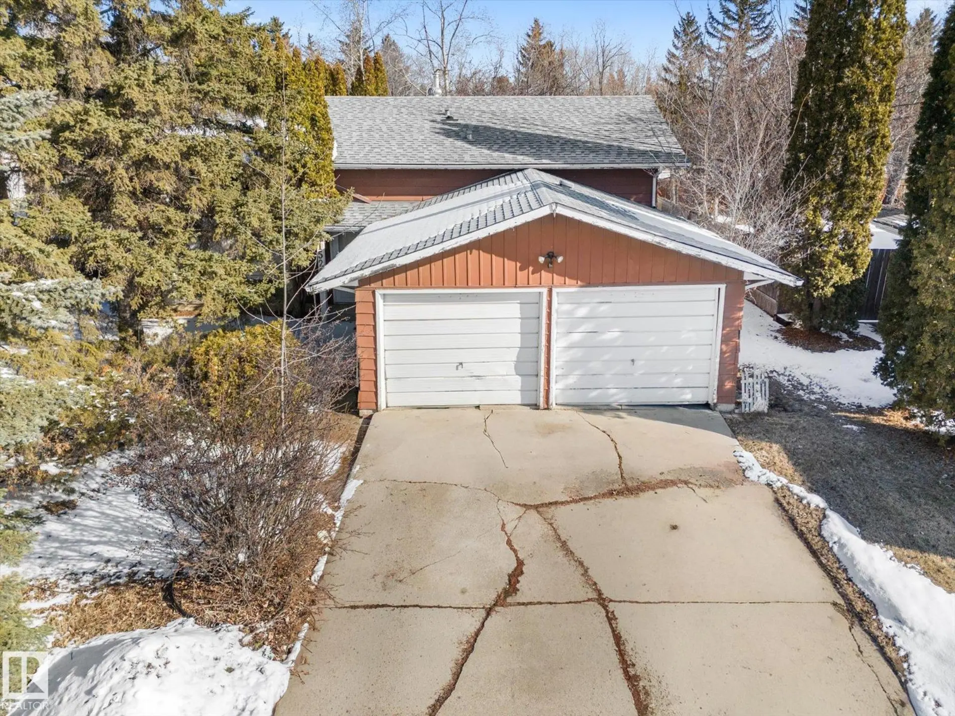 11520 33A AV NW - Image 1