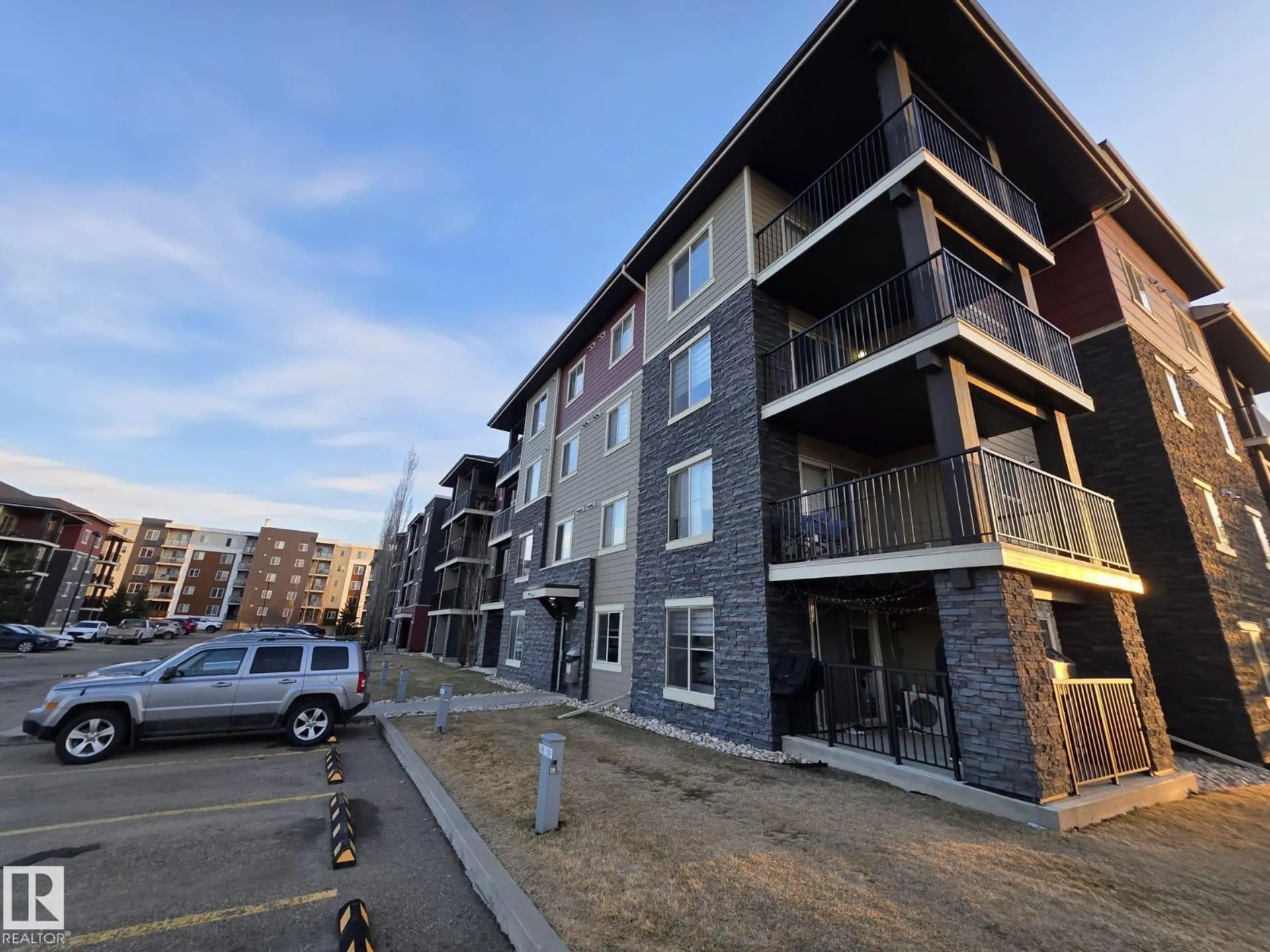 #206 12045 22 AV SW - Image 3