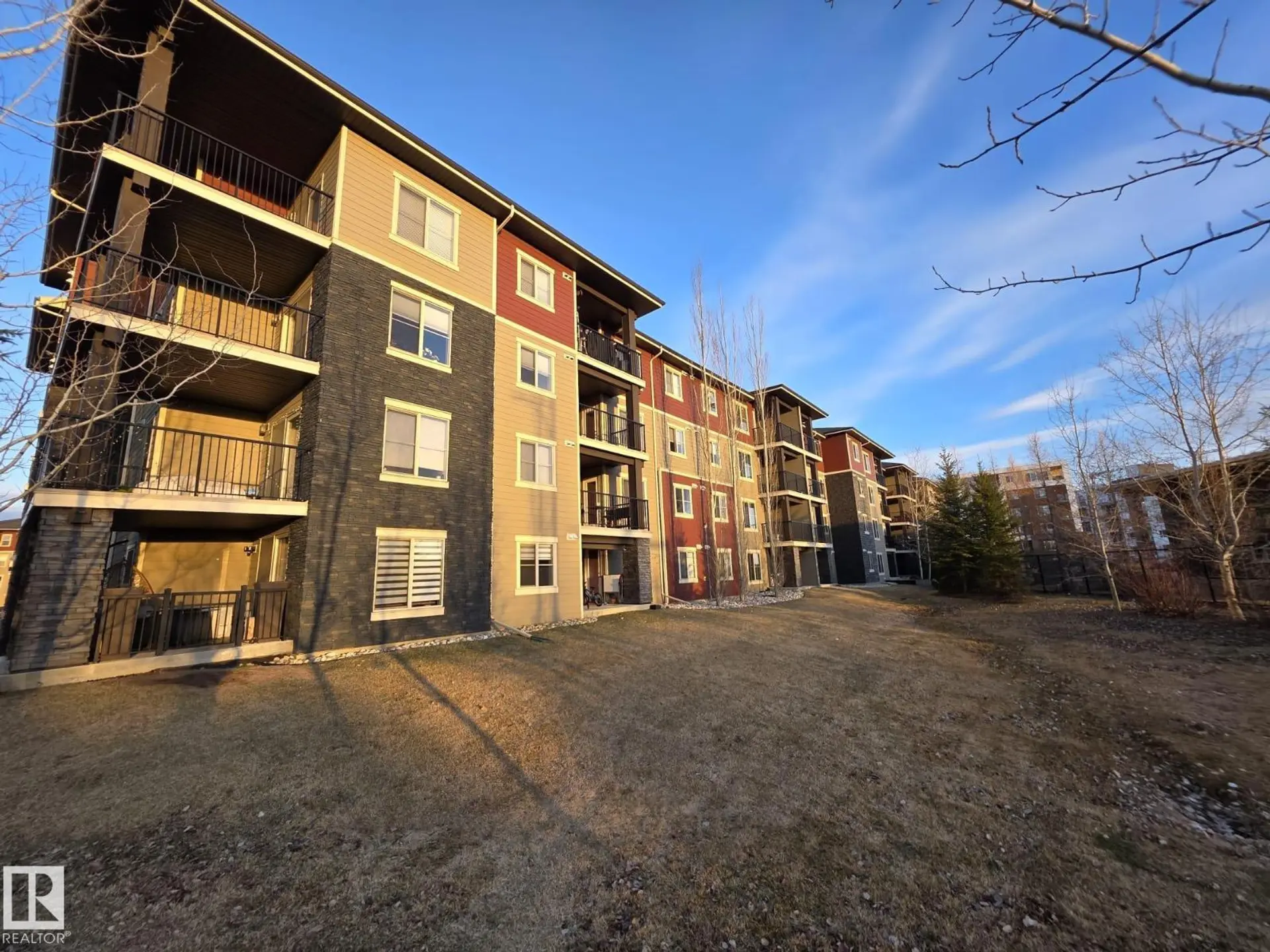 #206 12045 22 AV SW - Image 2