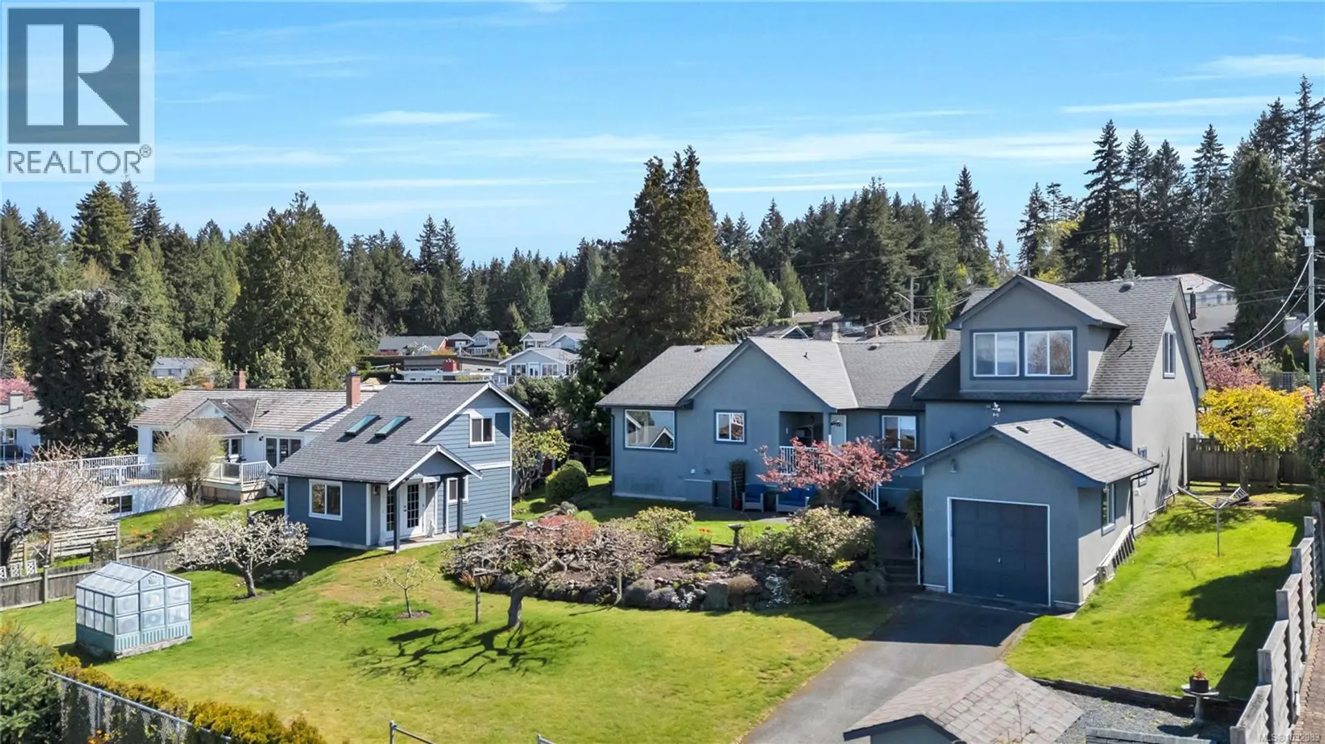 Property at 315 Crescent Rd W, Qualicum Beach, BC