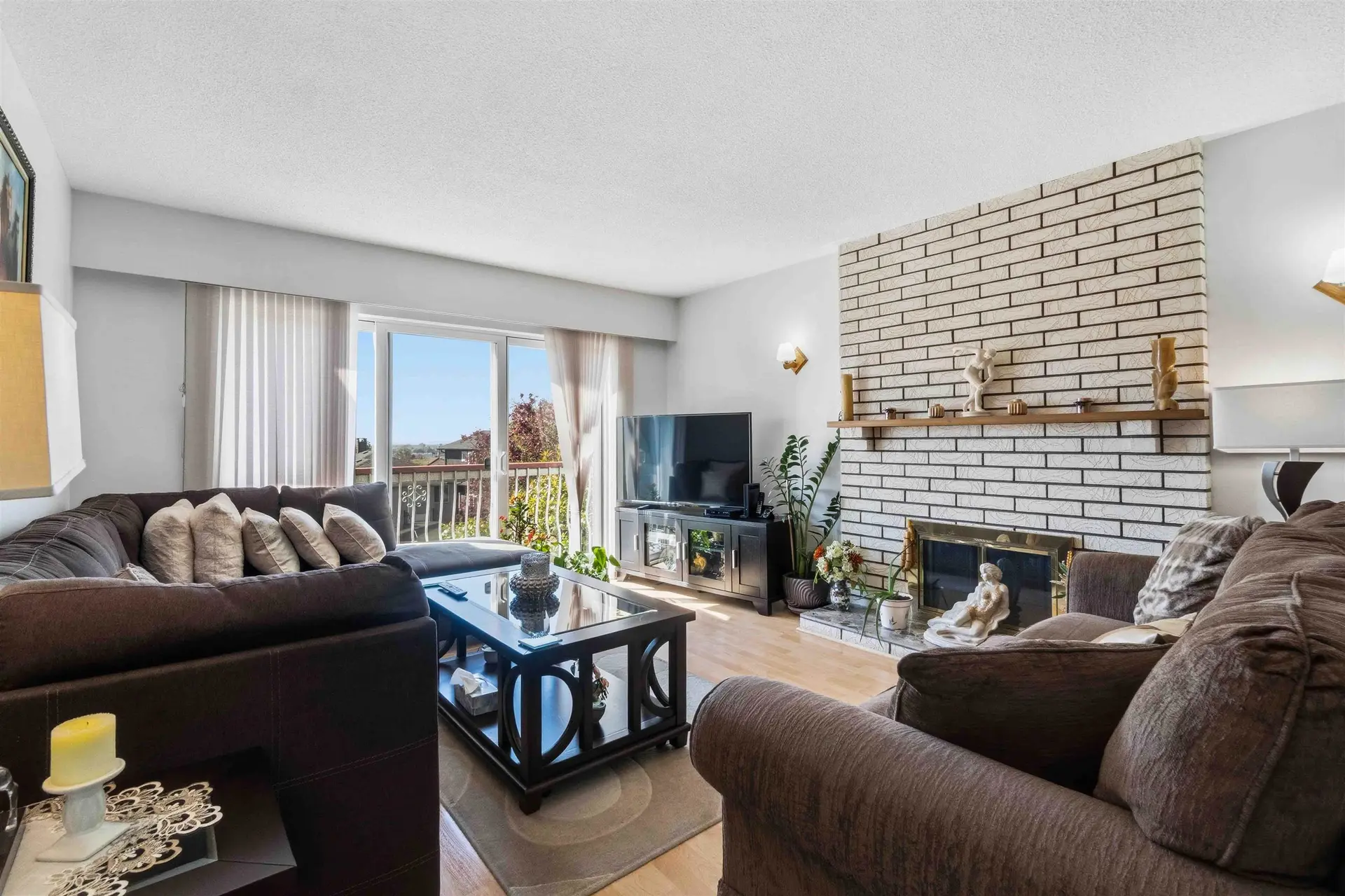 549 E 56th Avenue - Image 6