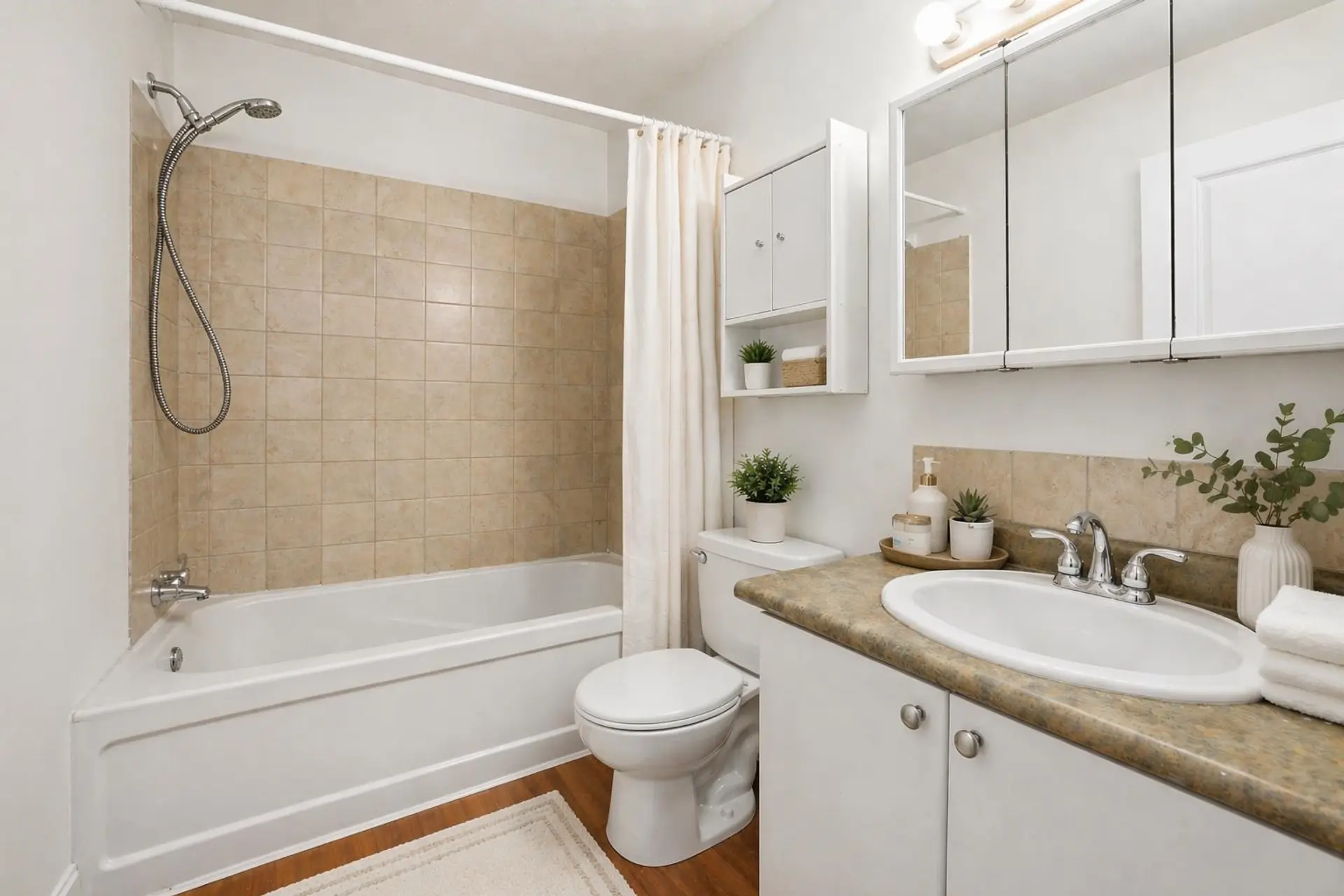 11172 Charlton Street - Image 2