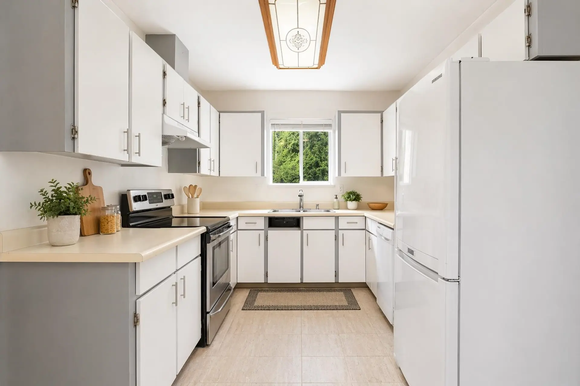 11172 Charlton Street - Image 9