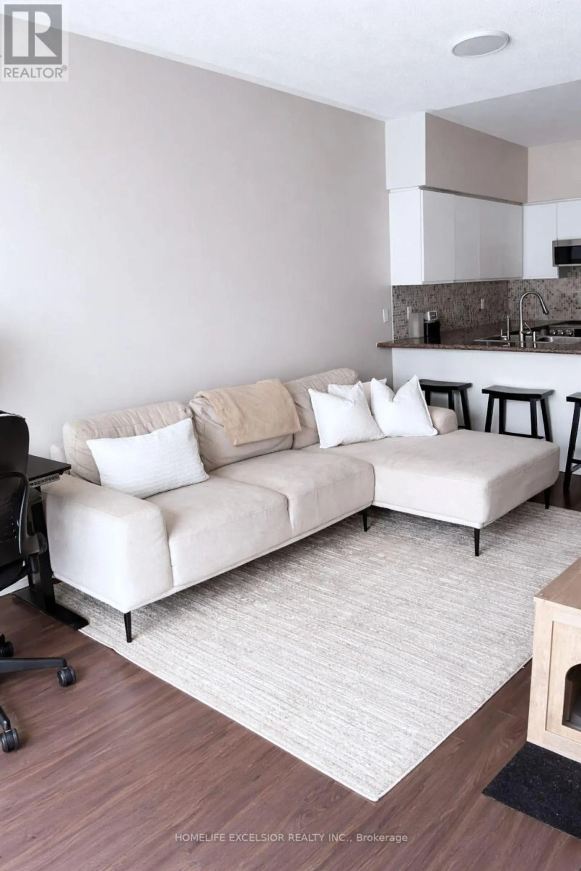 #226 1837 EGLINTON AVENUE E - Image 9
