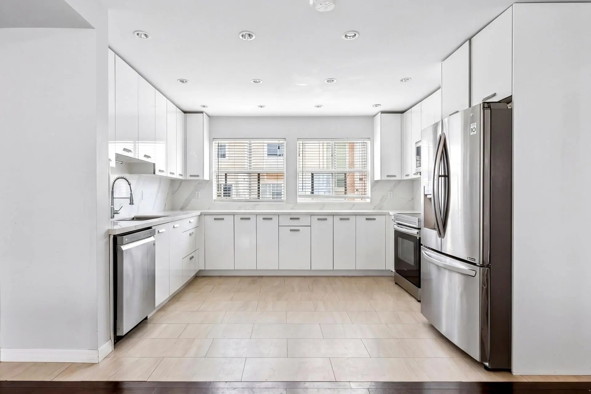 #34 2450 Hawthorne Avenue - Image 6