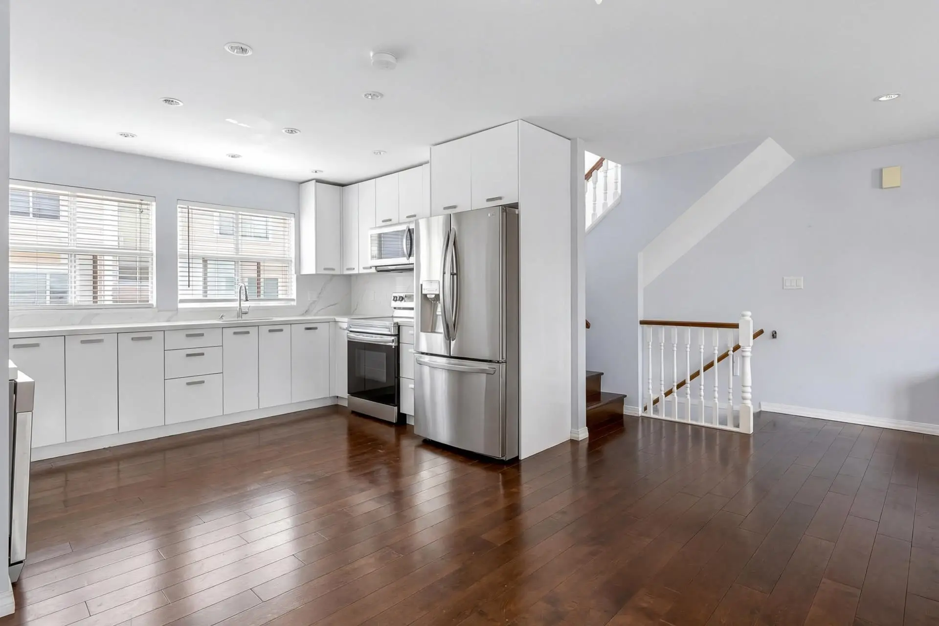#34 2450 Hawthorne Avenue - Image 8