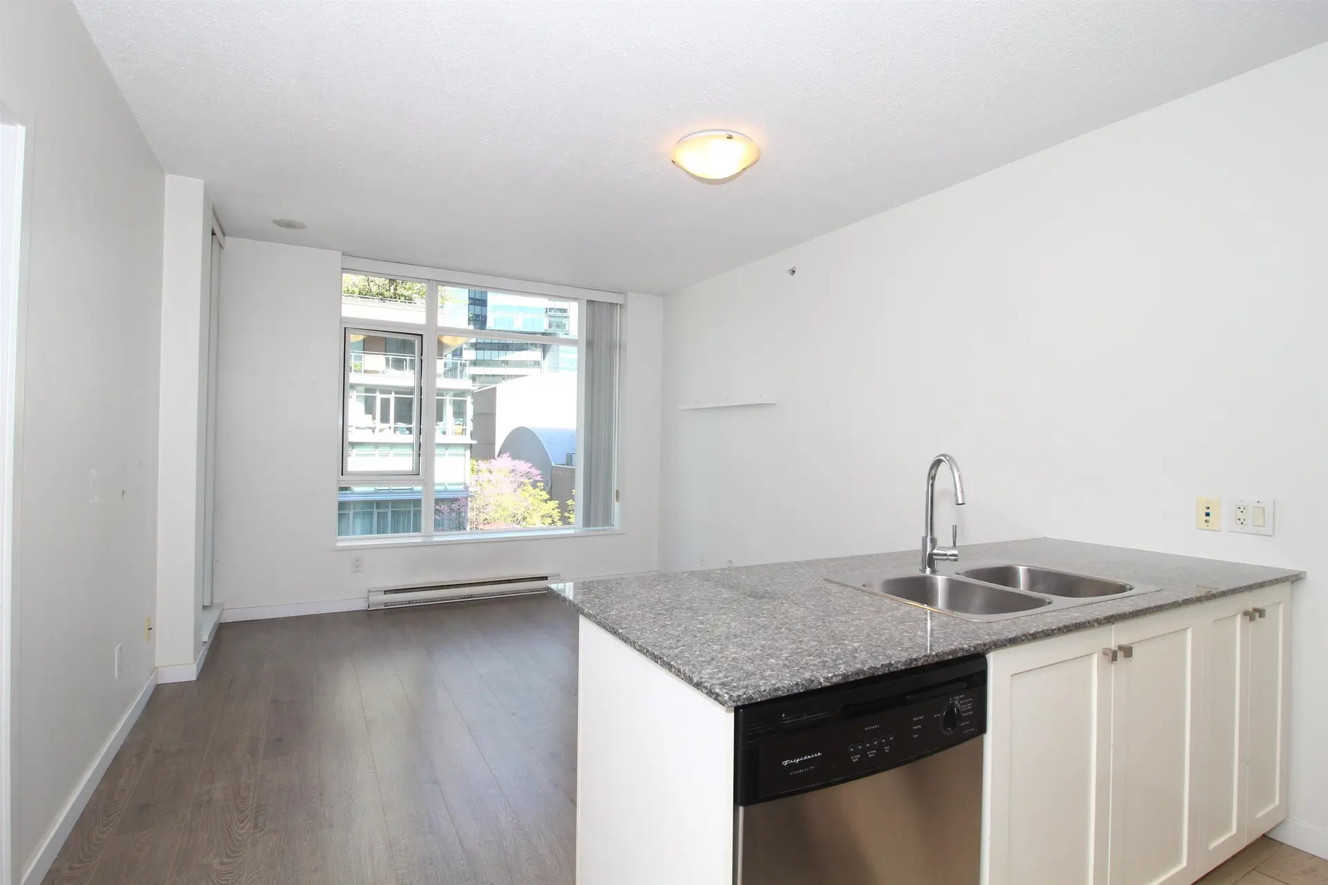 #703 480 Robson Street - Image 5