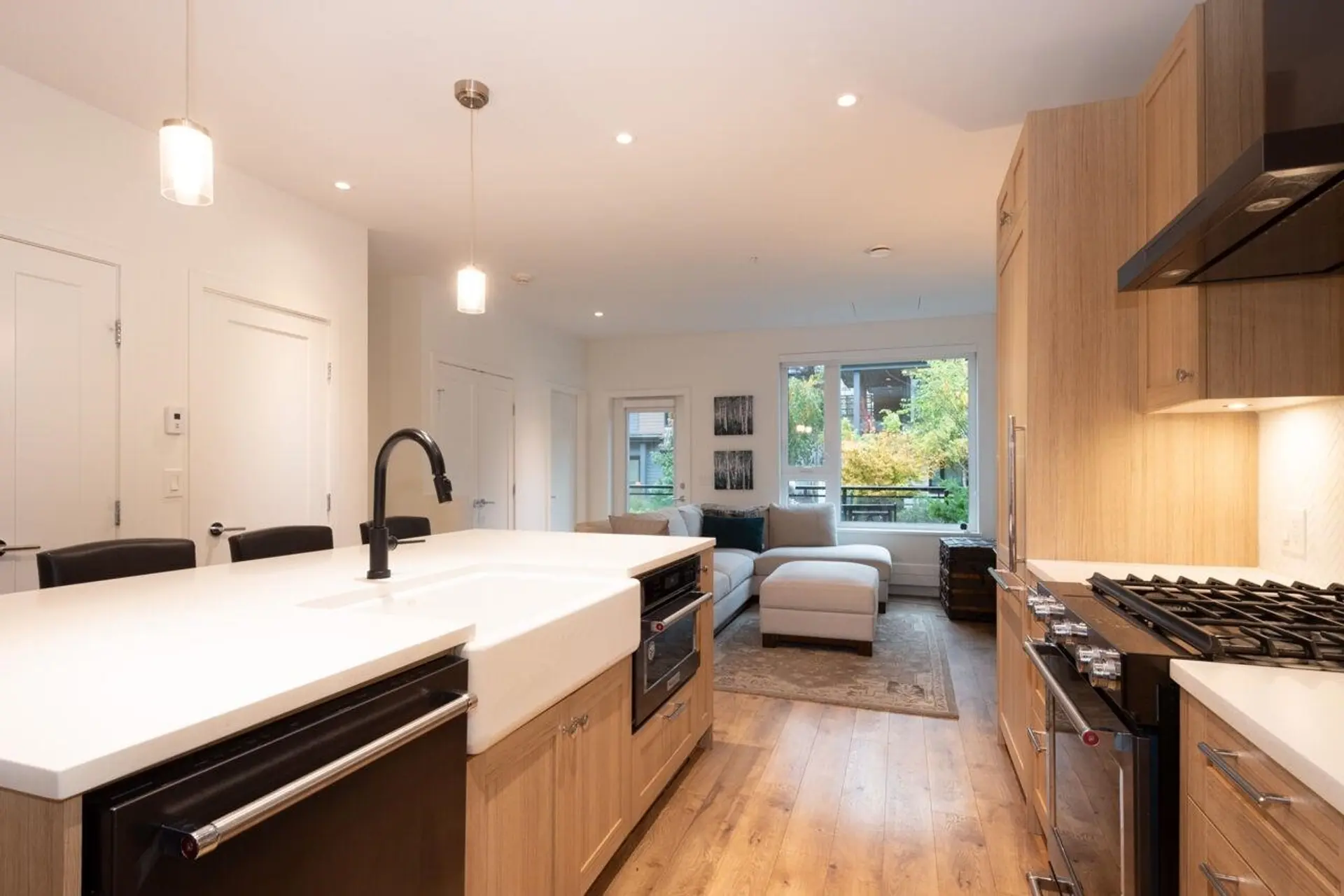 Property at #122 525 E 2nd Street, North Vancouver, BC