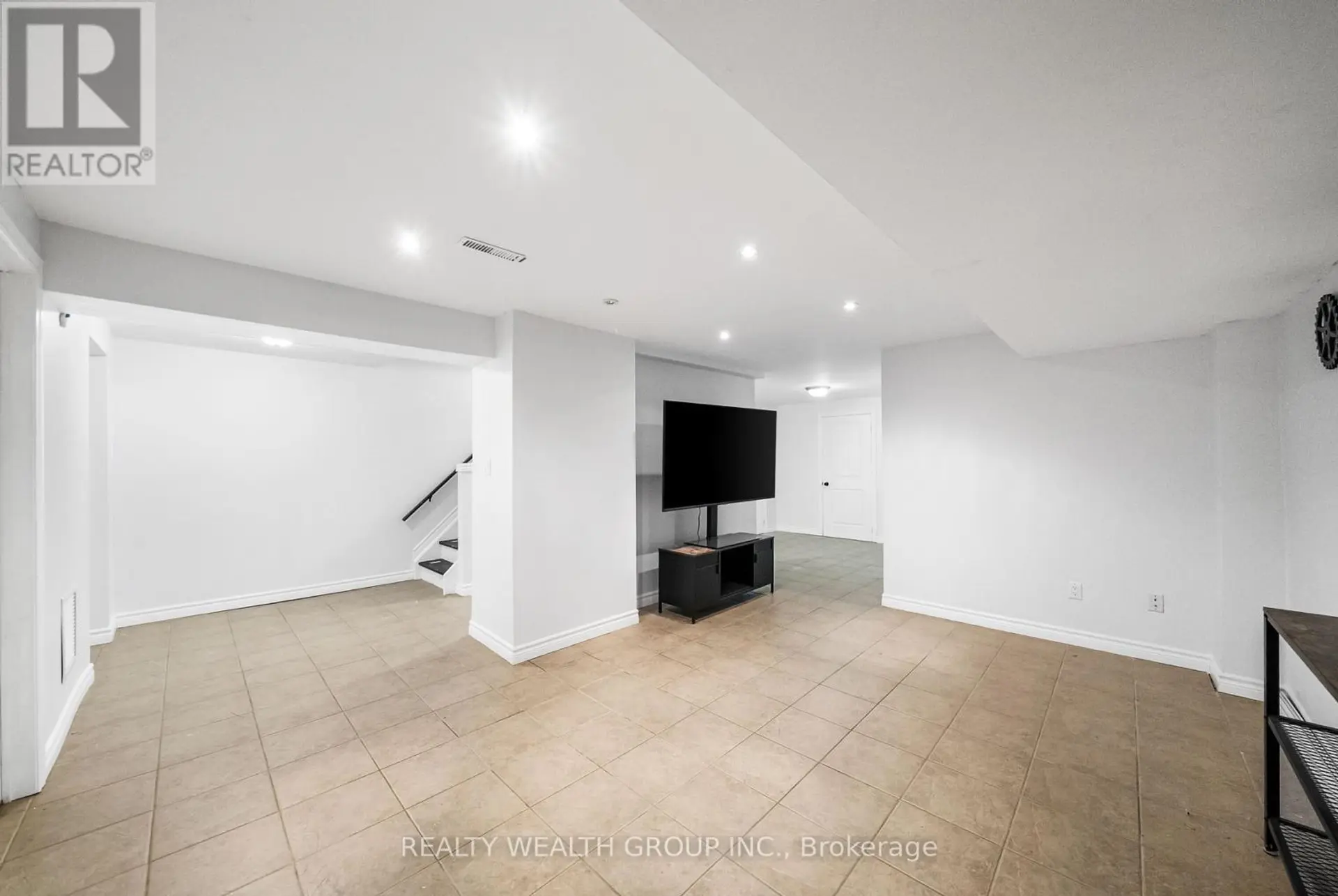 34 CASTLE PARK BOULEVARD - Image 15