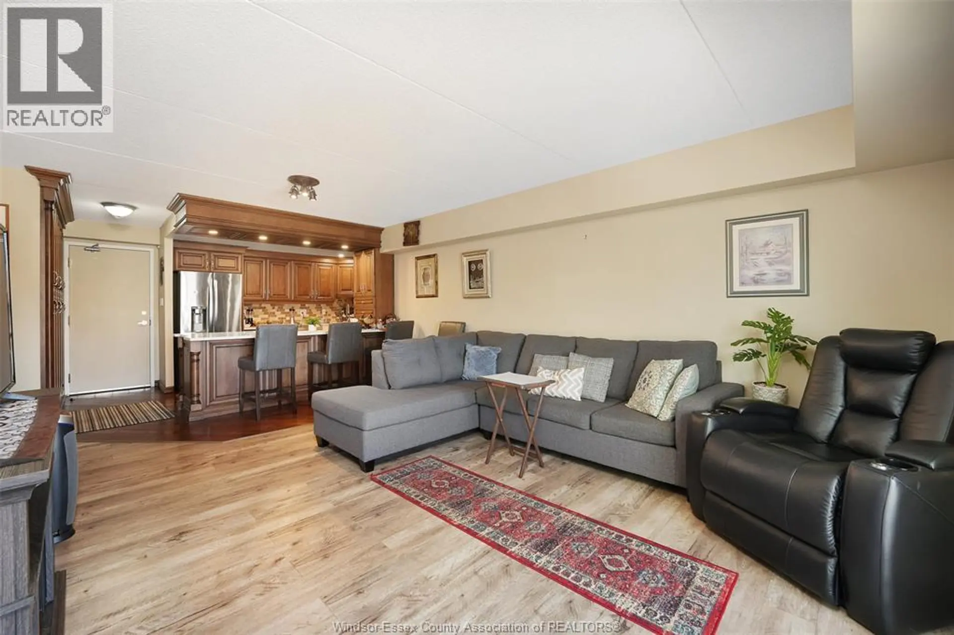 #205 401 GRAND MARAIS ROAD West - Image 10