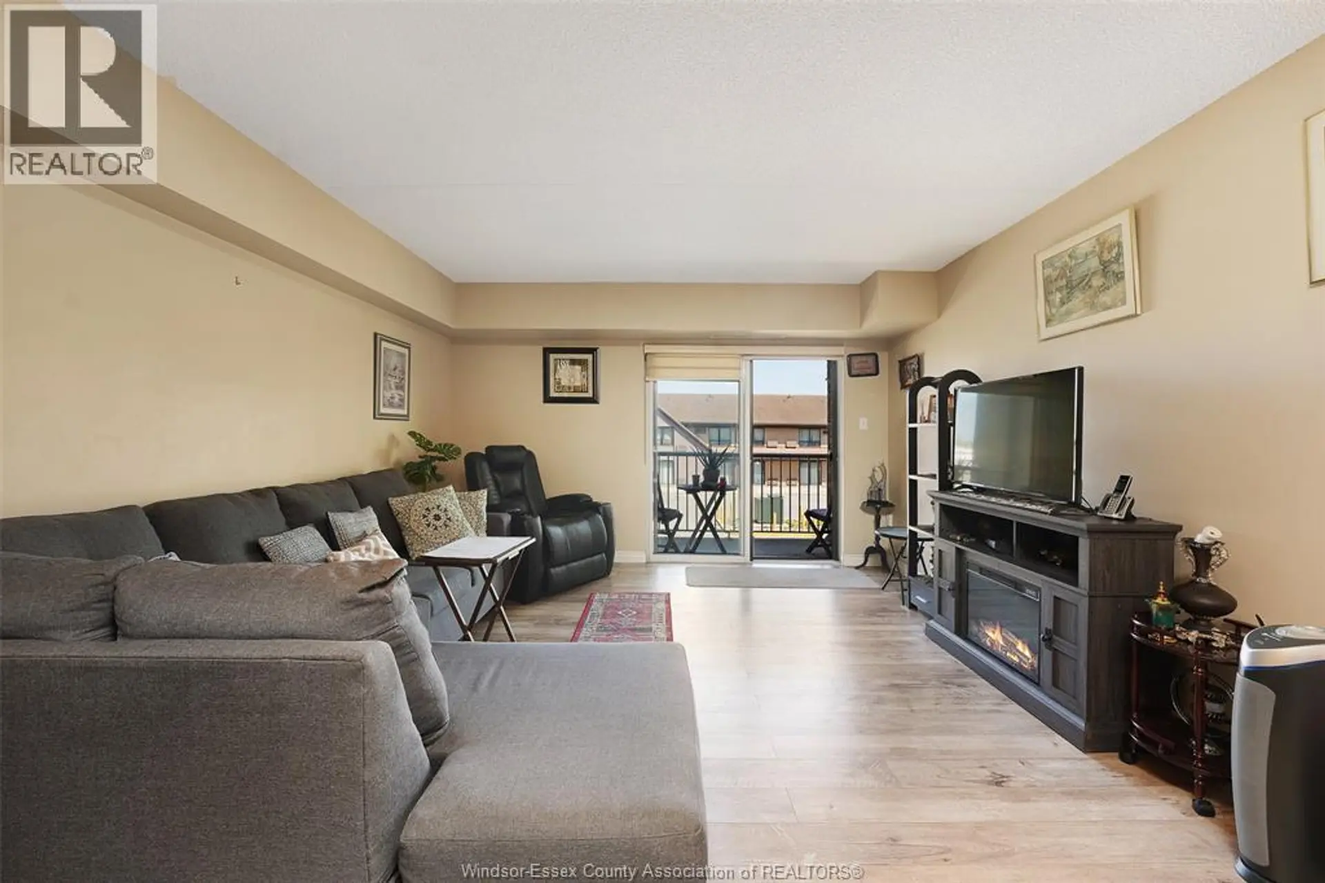 #205 401 GRAND MARAIS ROAD West - Image 8