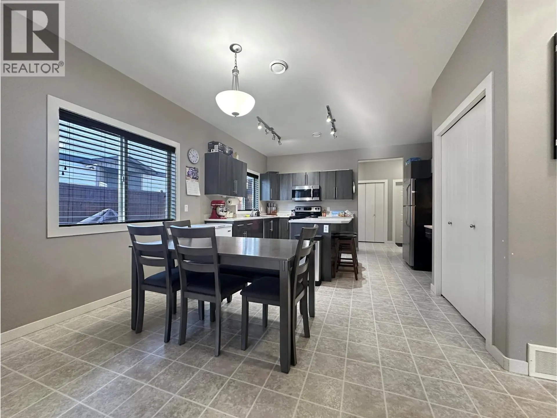 486 SIMILKAMEEN Avenue - Image 4