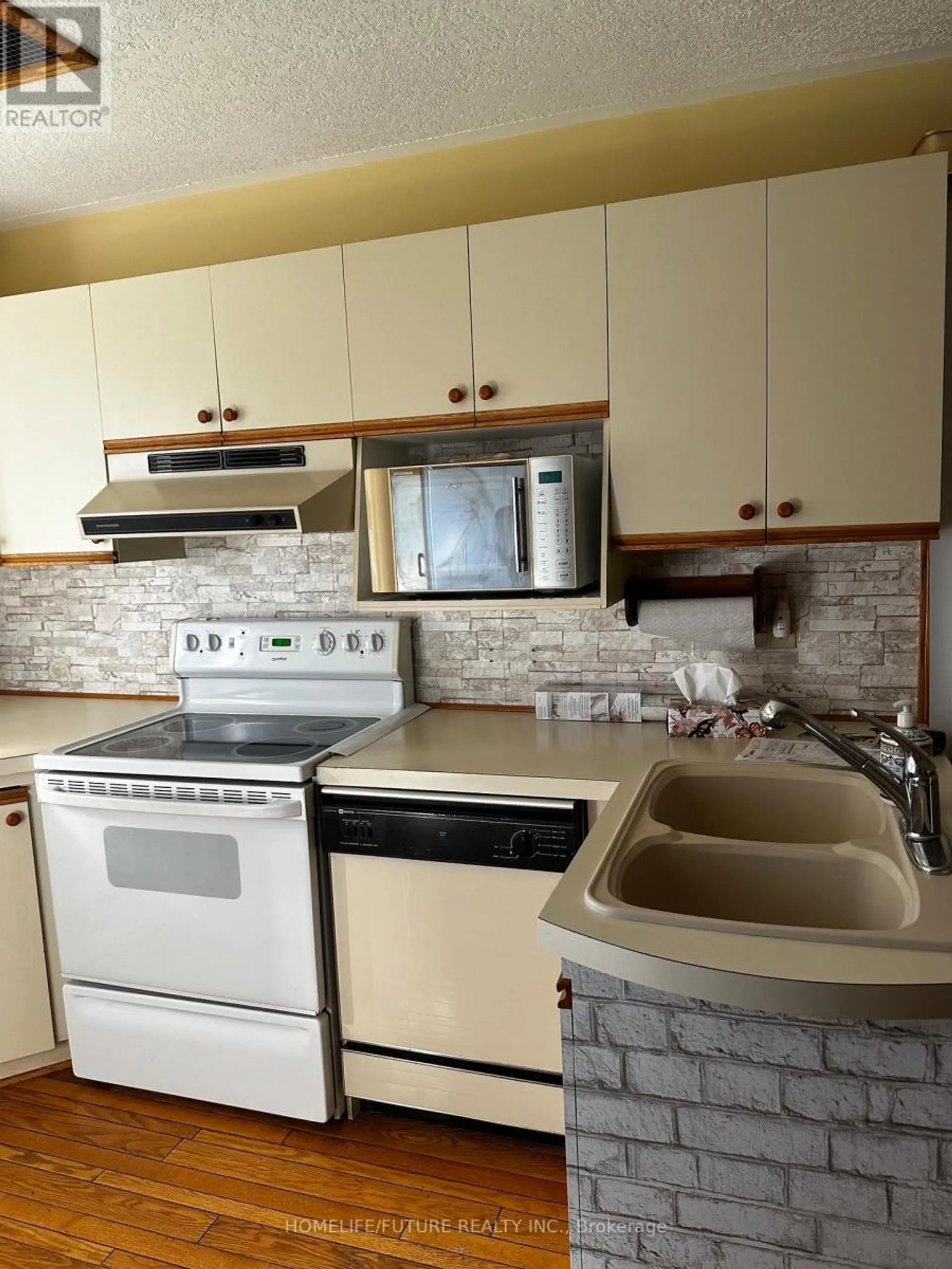 822 ALICE STREET - Image 4