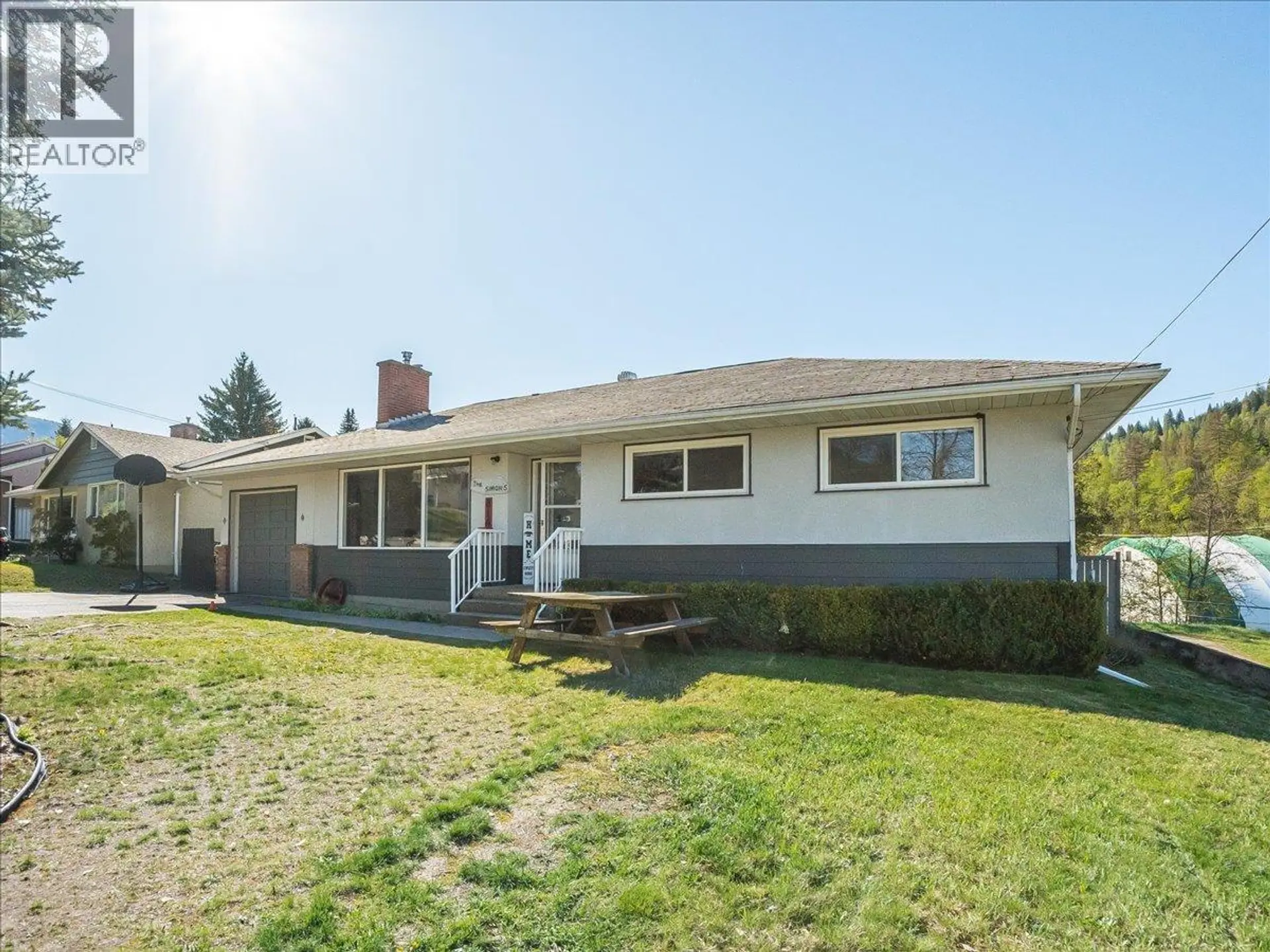 Property at 814 10th Street, Castlegar, BC