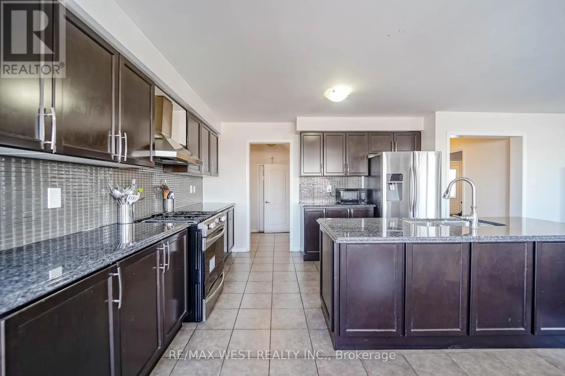 110 TYSONVILLE CIRCLE - Image 2