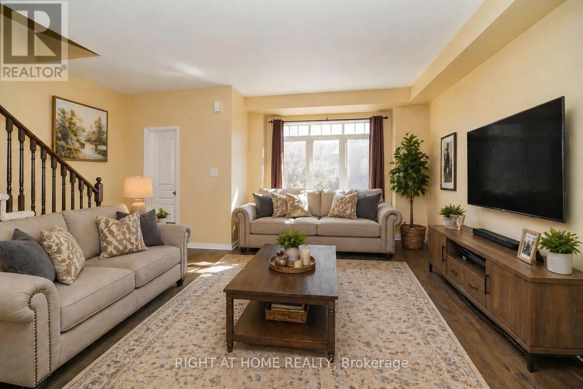 48 CURRAN HALL CRESCENT - Image 3