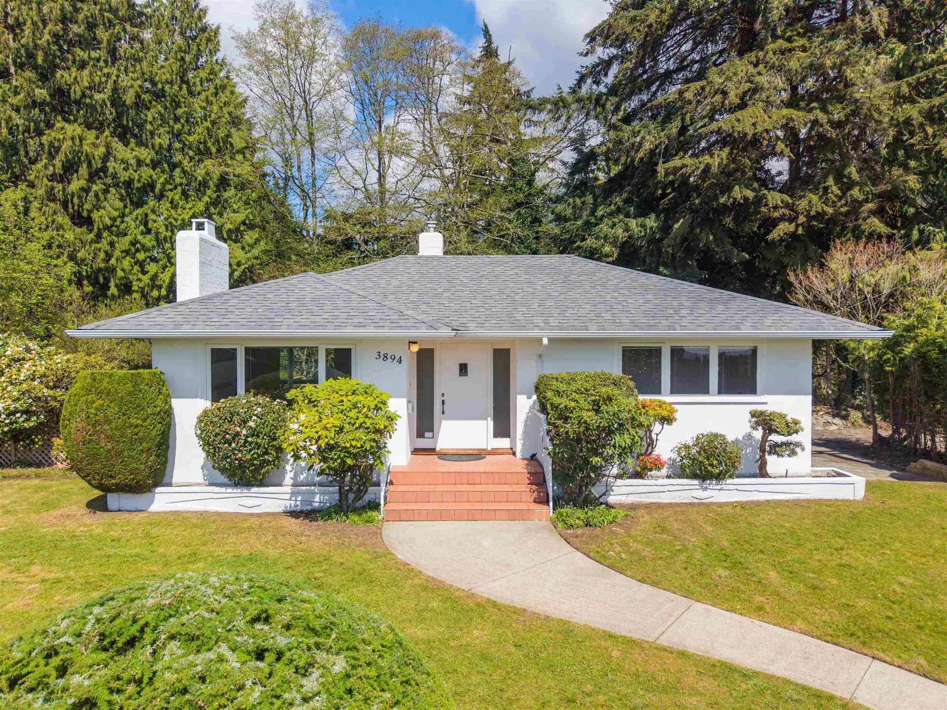 Property at 3894 Sunnycrest Drive, North Vancouver, BC