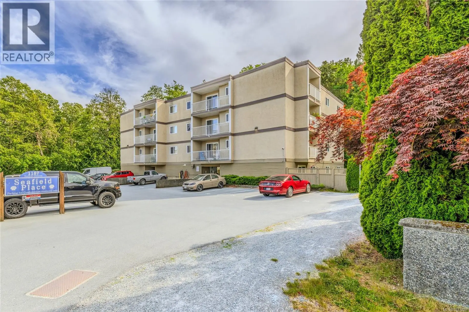 Property at #407 1187 Seafield Cres, Nanaimo, BC