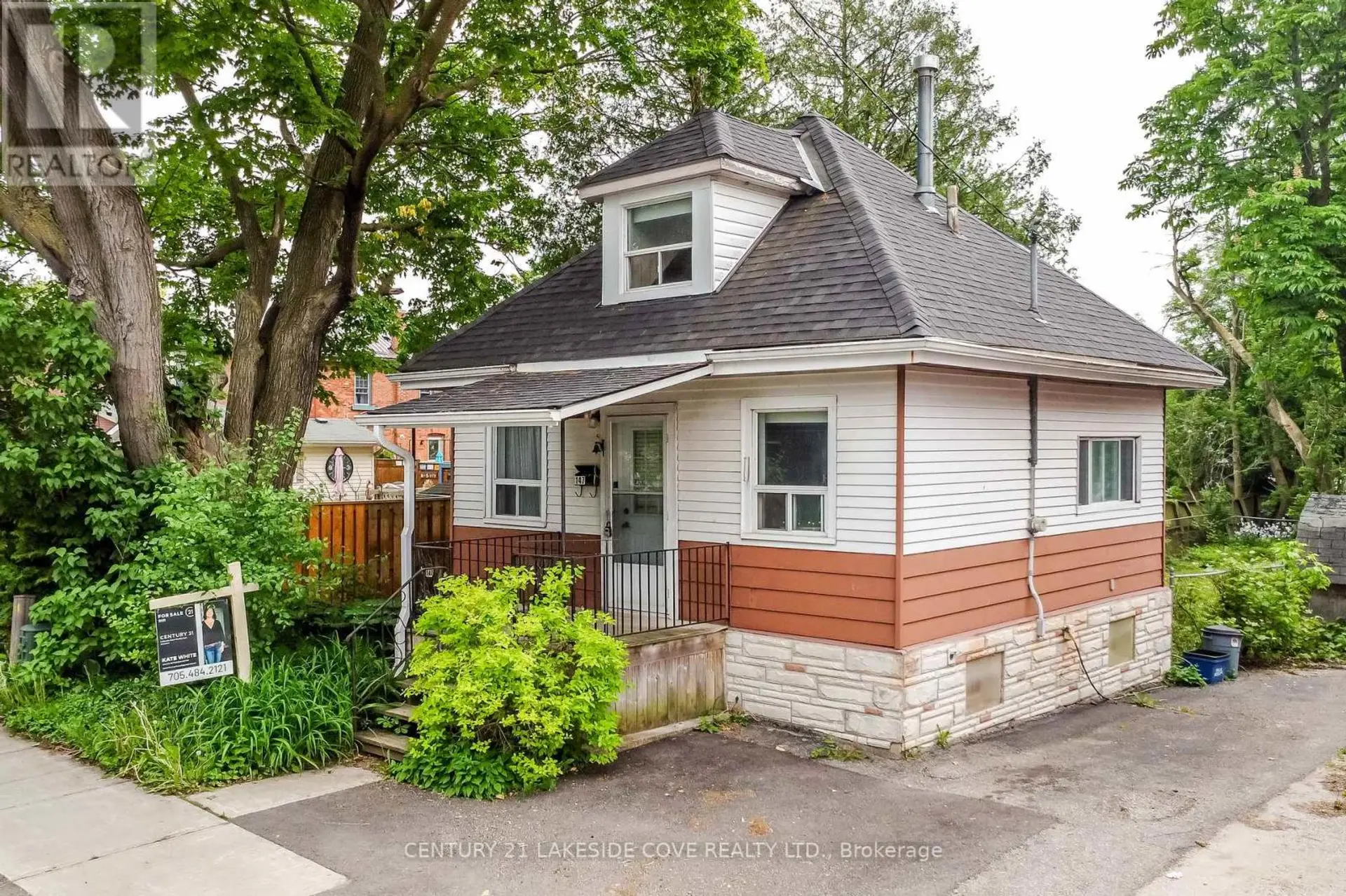 147 DUFFERIN STREET - Image 1