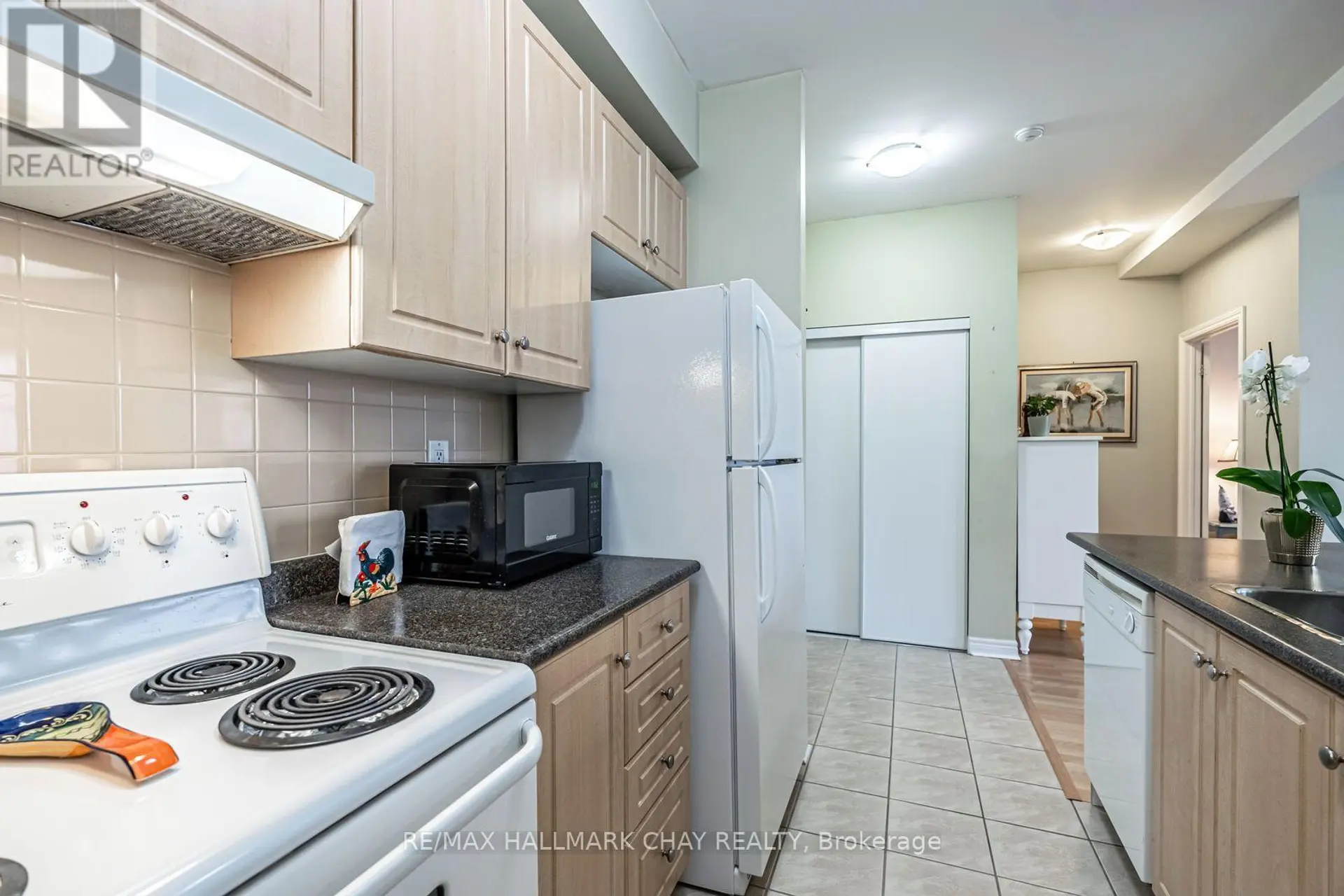 #319 1415 LAWRENCE AVENUE W - Image 4