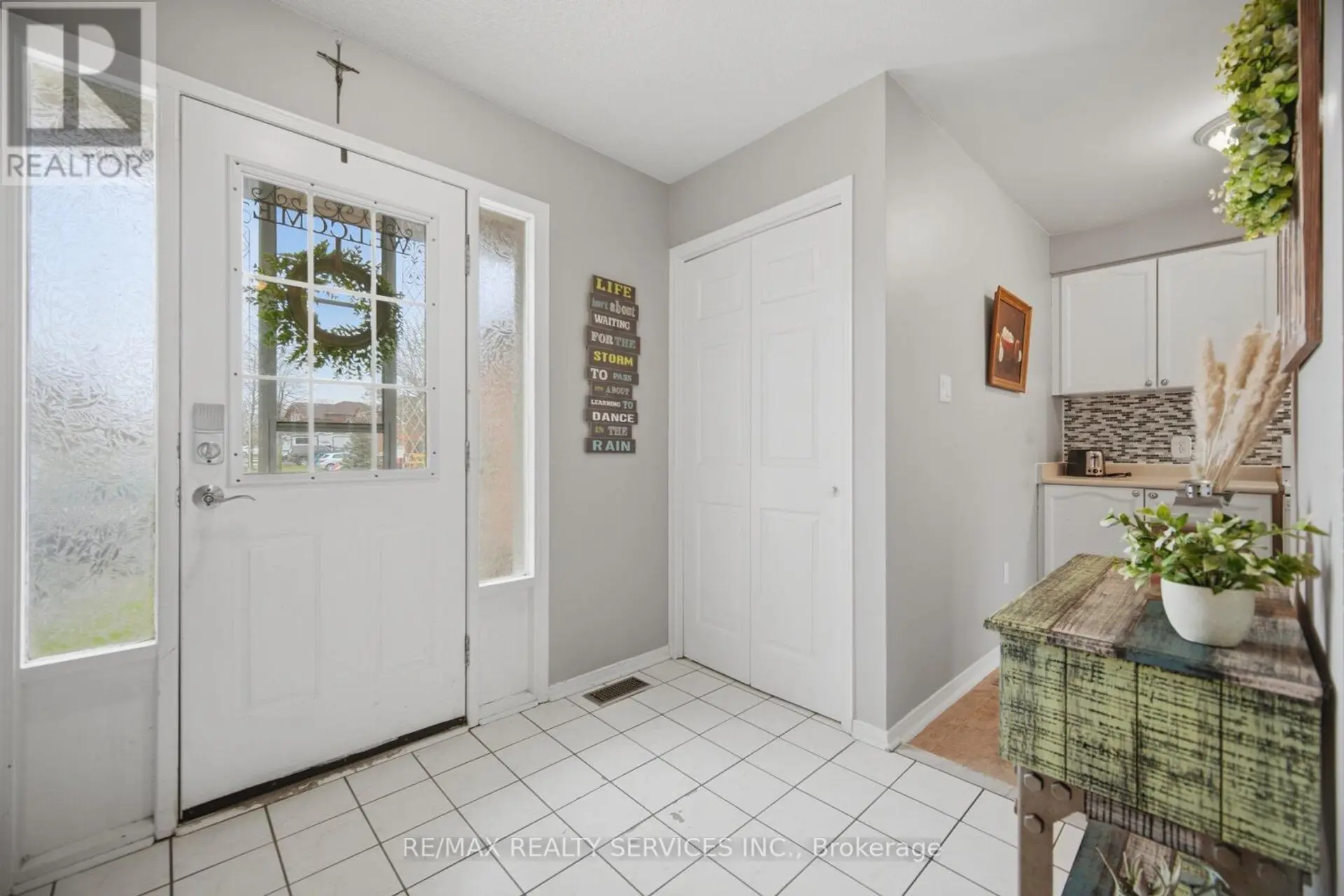 59 FRY CRESCENT - Image 2