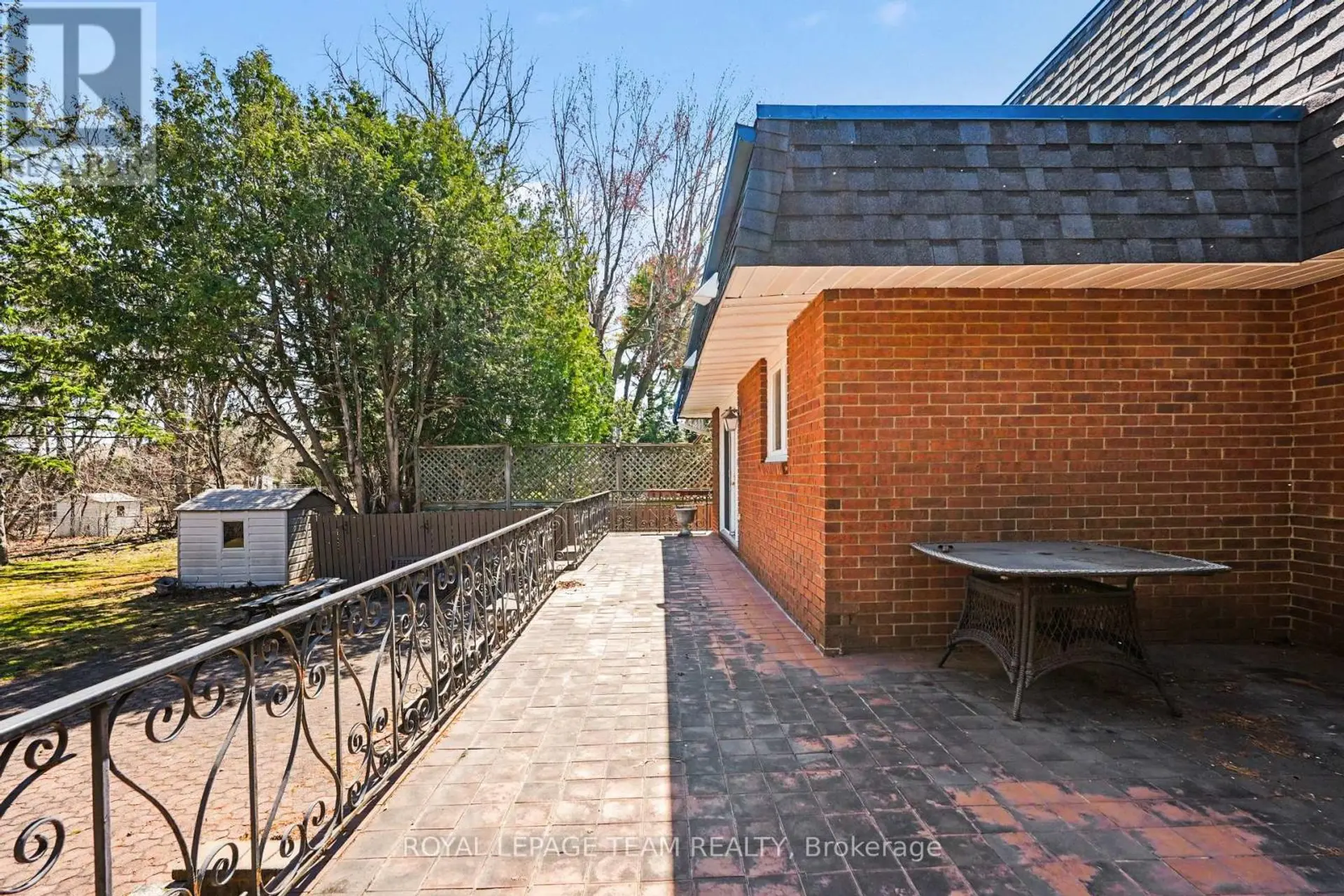 429 ANCASTER AVENUE E - Image 17
