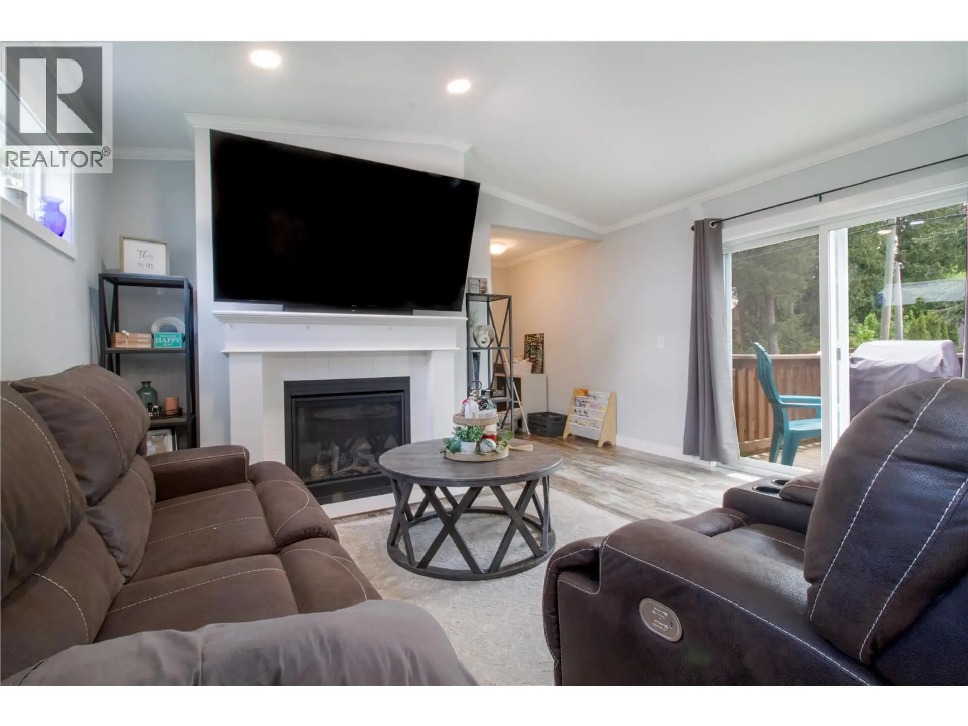 #16 978 Lundell Road - Image 4