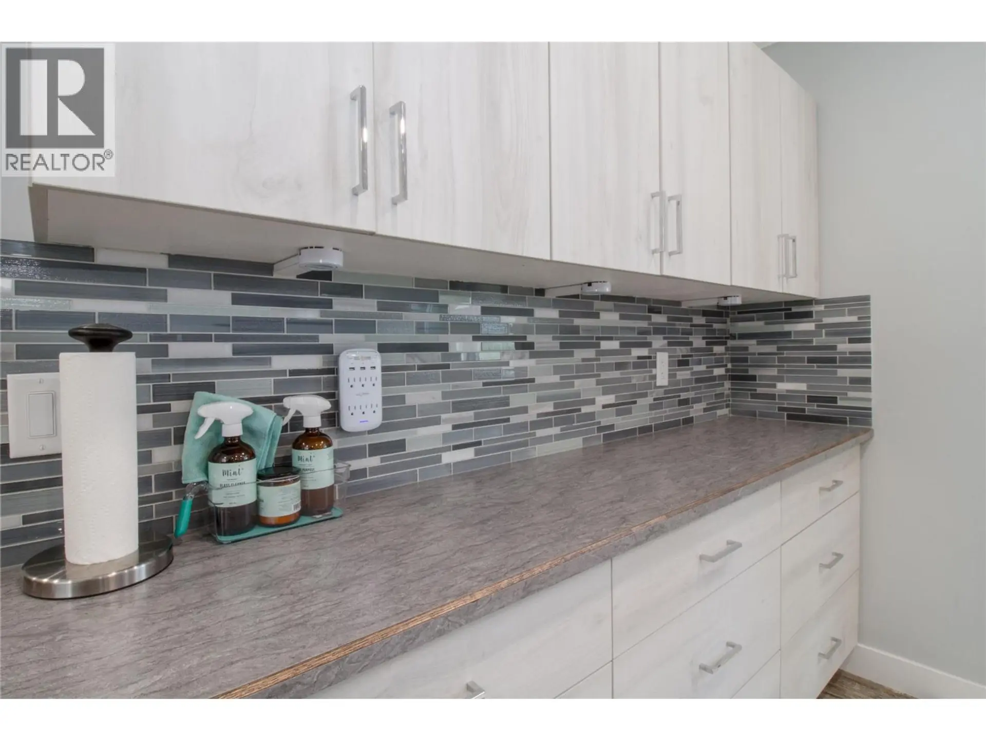 #16 978 Lundell Road - Image 9