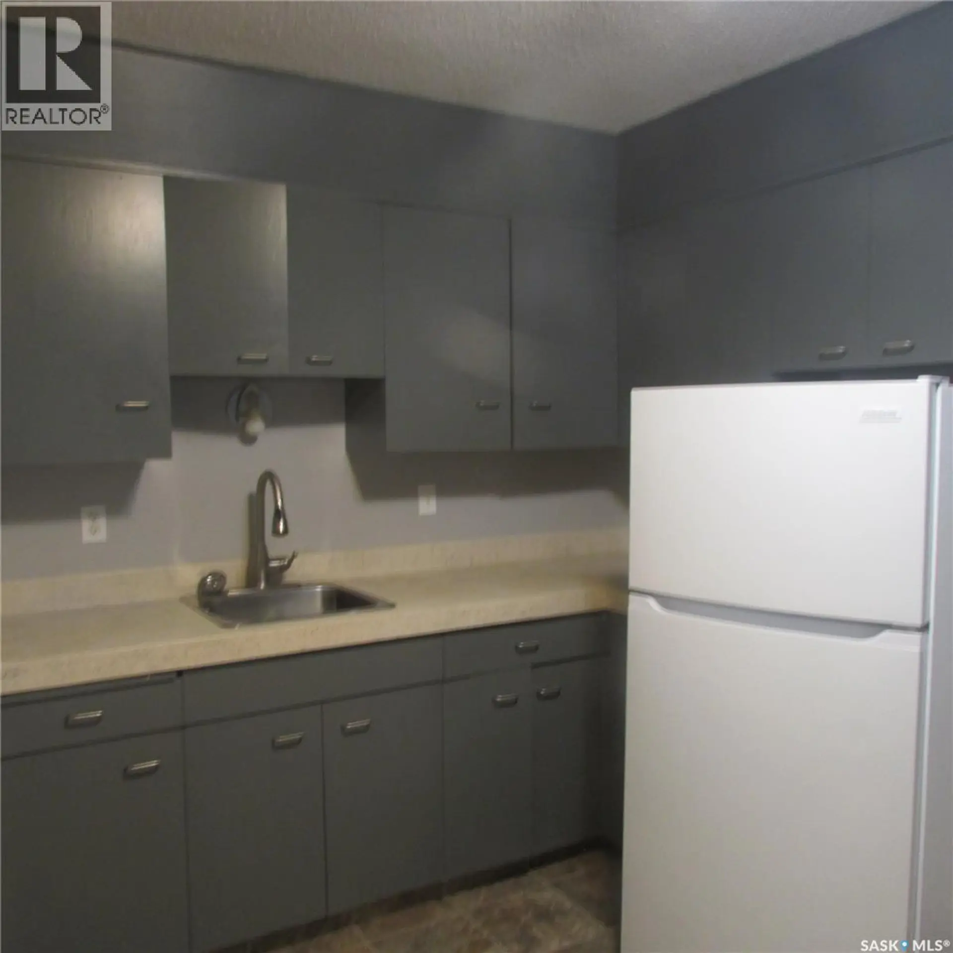 #3 38 Spence STREET - Image 13