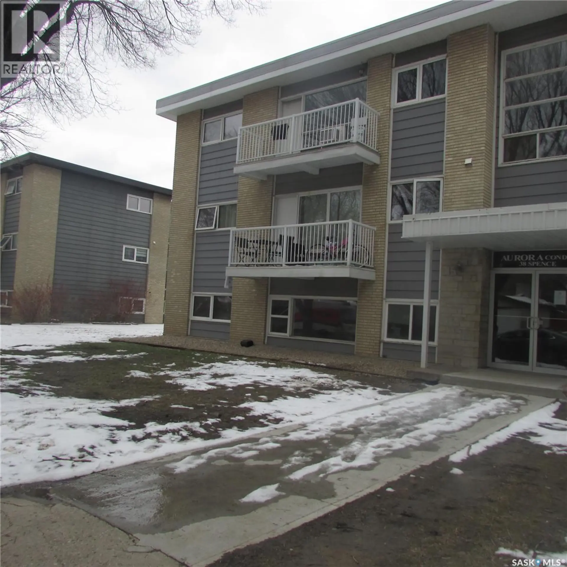 #3 38 Spence STREET - Image 2